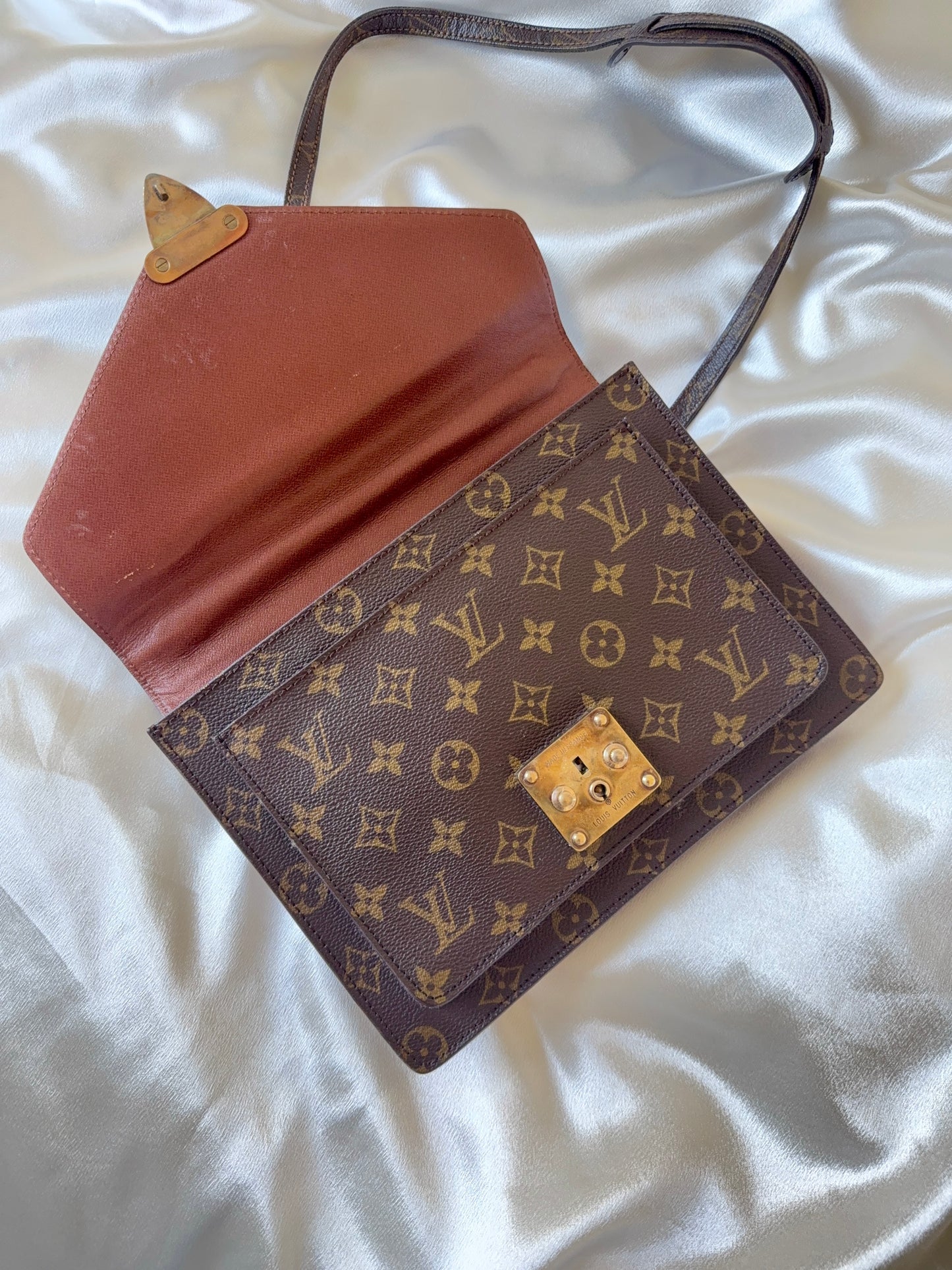 Louis Vuitton Monogram Monceau 26