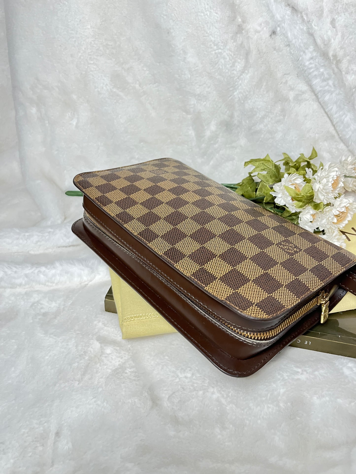 Authentic pre-owned Louis Vuitton st Louis clutch