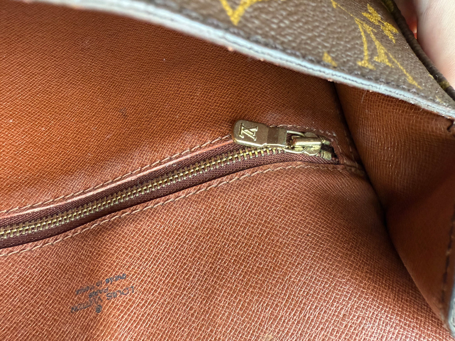 Louis Vuitton st Cloud GM crossbody bag