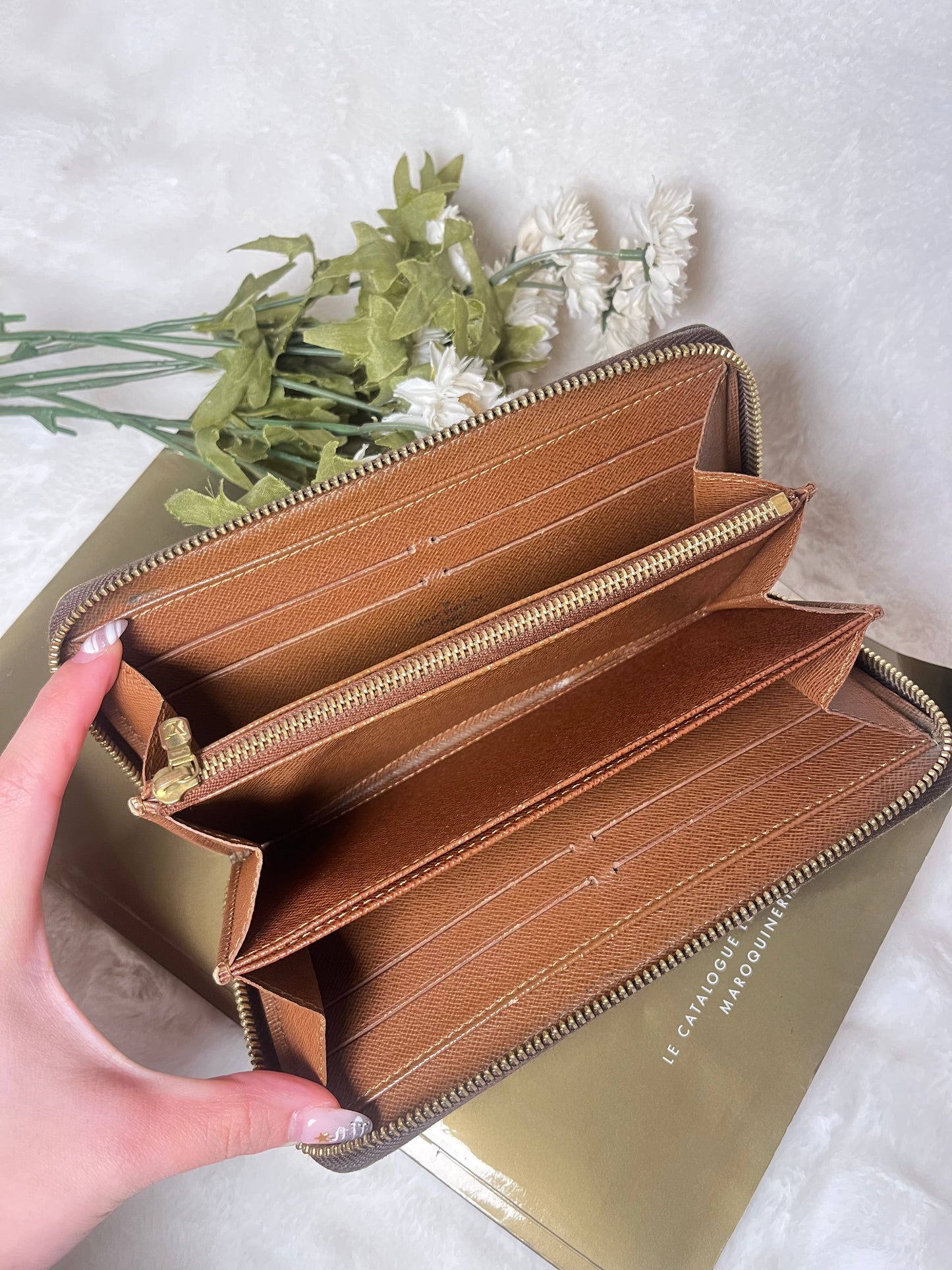 Authentic pre-owned Louis Vuitton zippy wallet