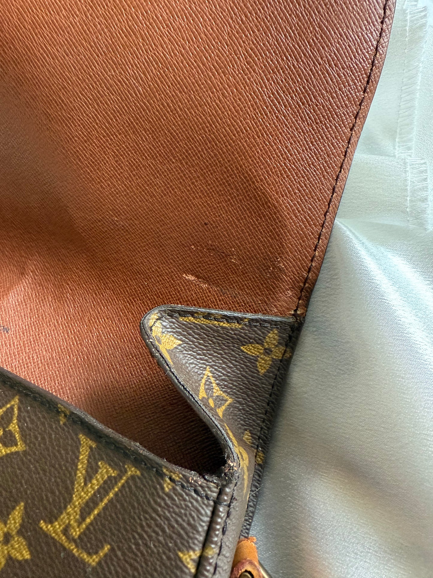 Louis Vuitton st Cloud GM crossbody bag