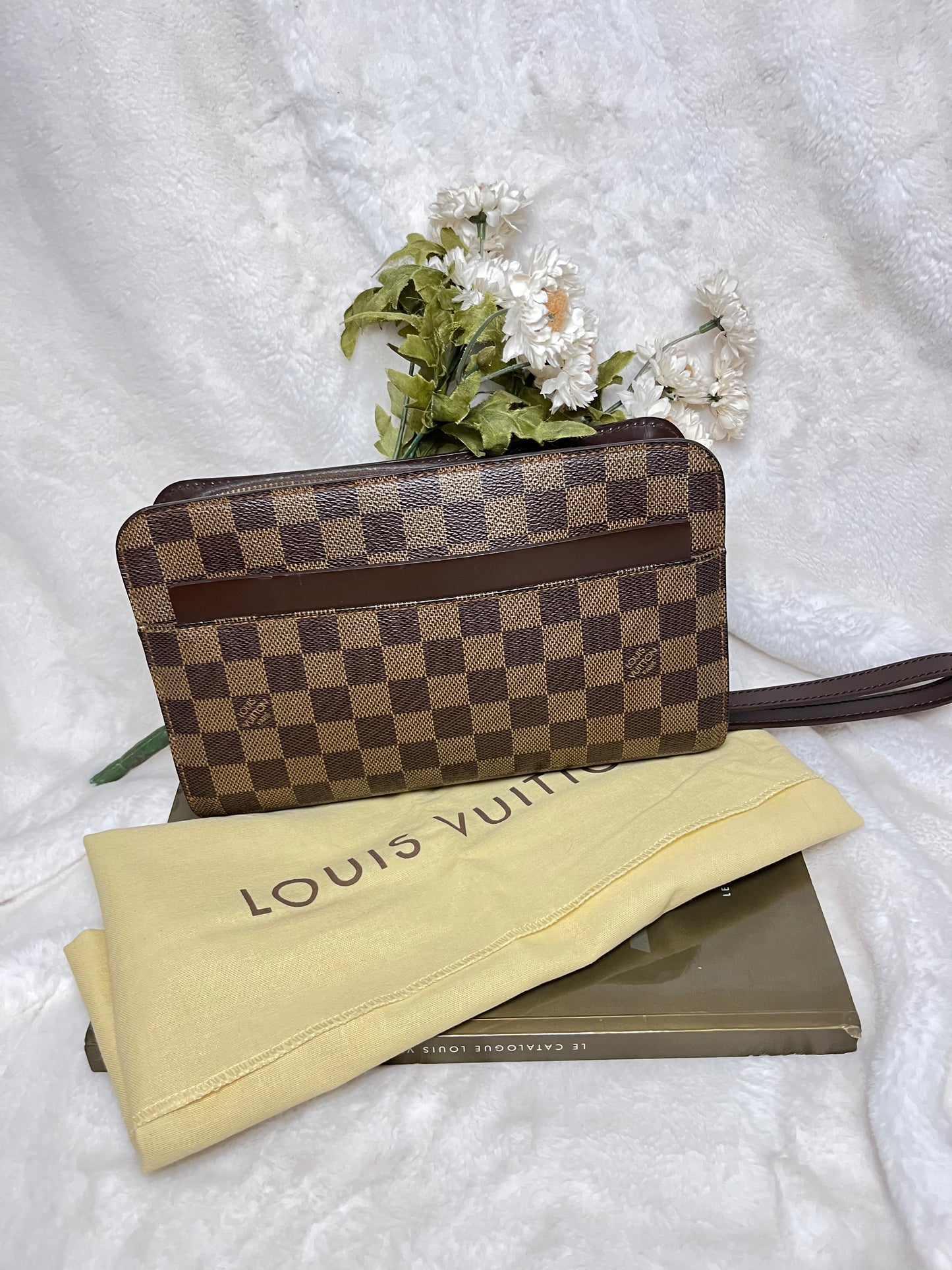 Authentic pre-owned Louis Vuitton st Louis clutch