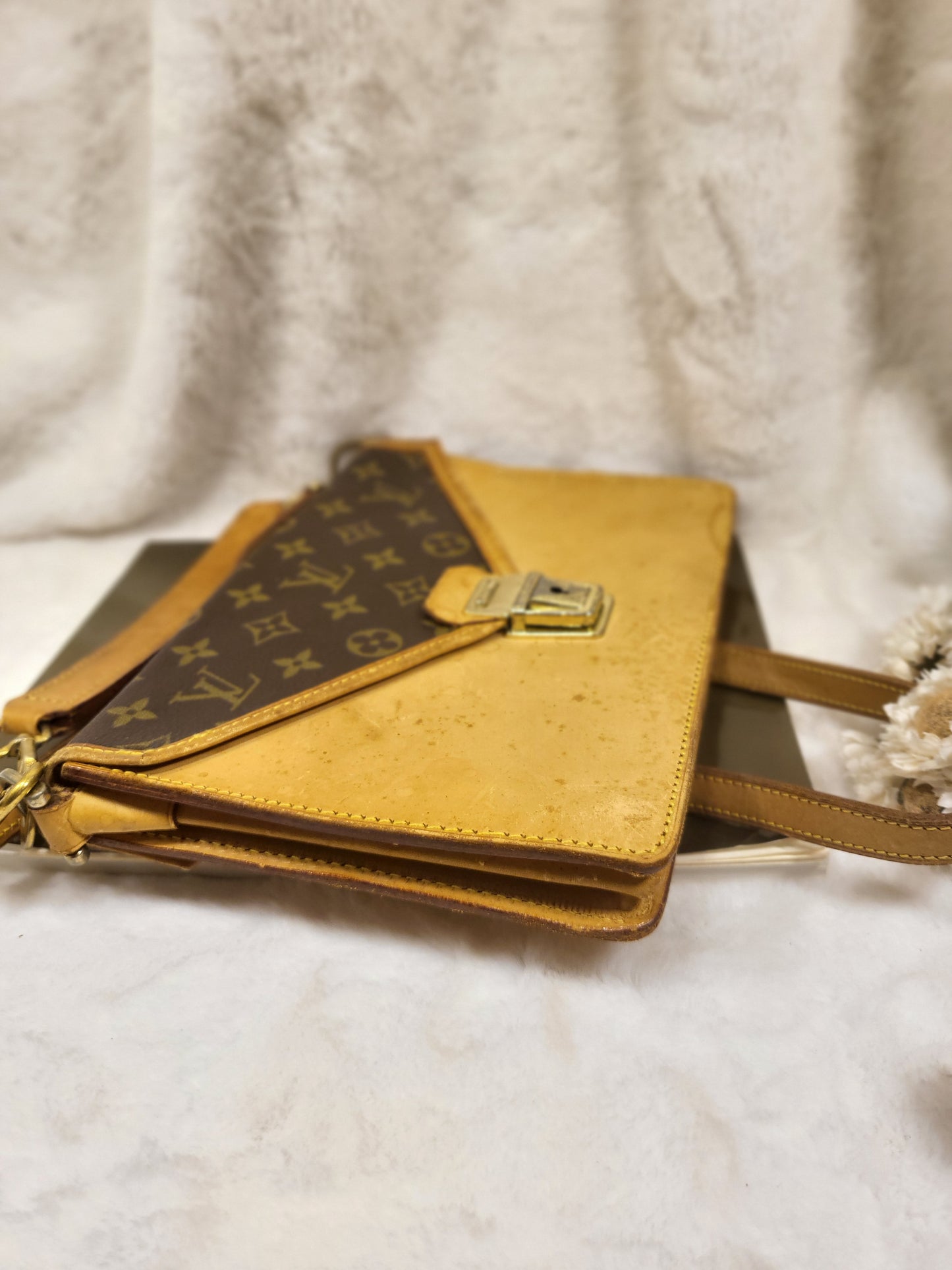 Authentic pre-owned Louis Vuitton sac biface calfskin hinomoto limited edition crossbody shoulder bag