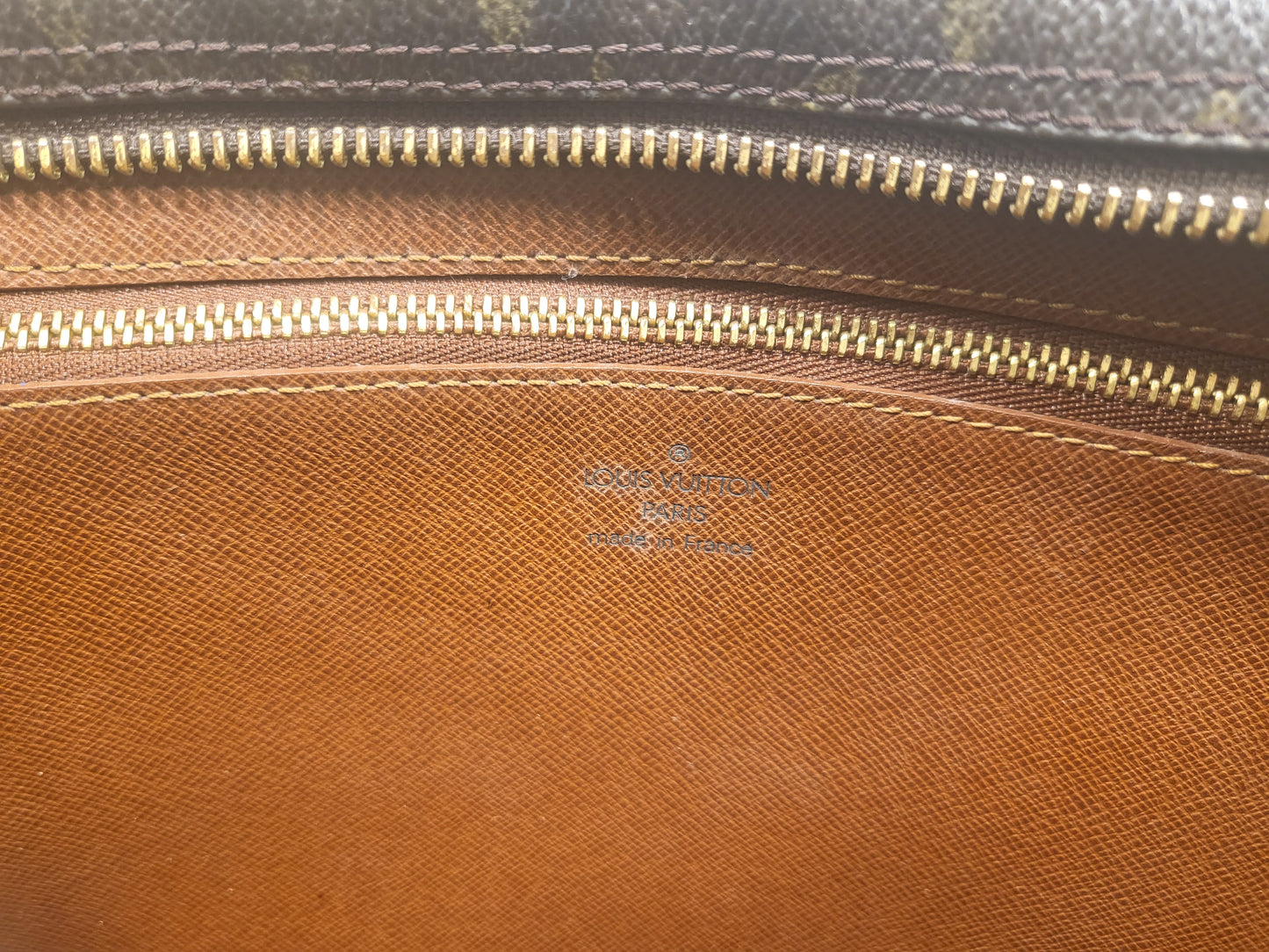 Authentic pre-owned Louis Vuitton Trocadero 23 crossbody shoulder bag