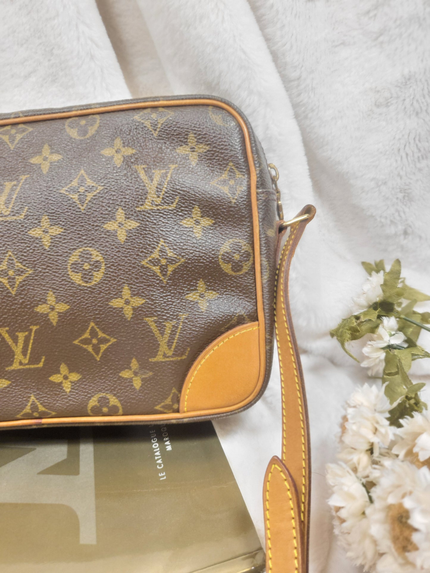 Authentic pre-owned Louis Vuitton Trocadero 23 crossbody shoulder bag