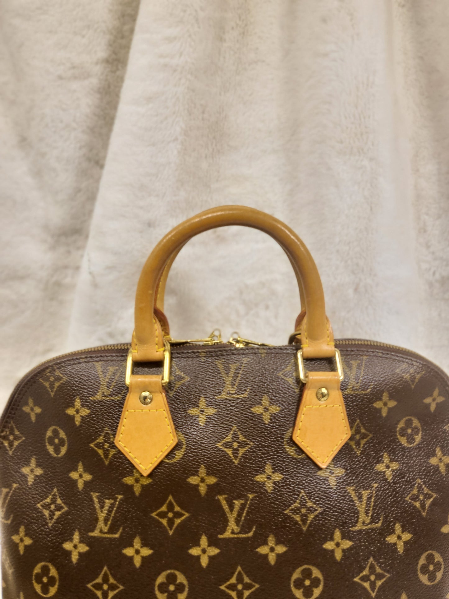 Authentic pre-owned Louis Vuitton Alma pm