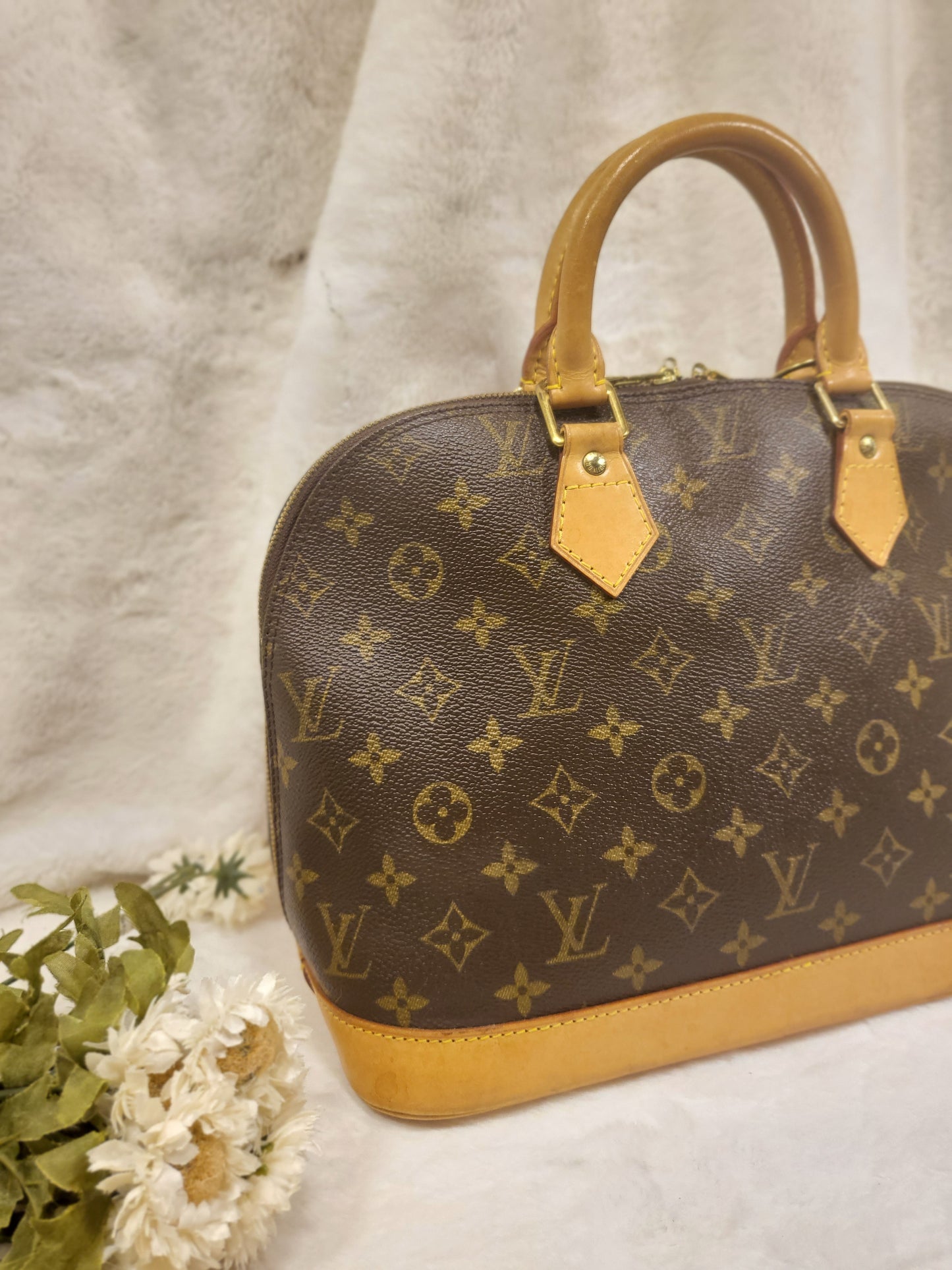 Authentic pre-owned Louis Vuitton Alma pm