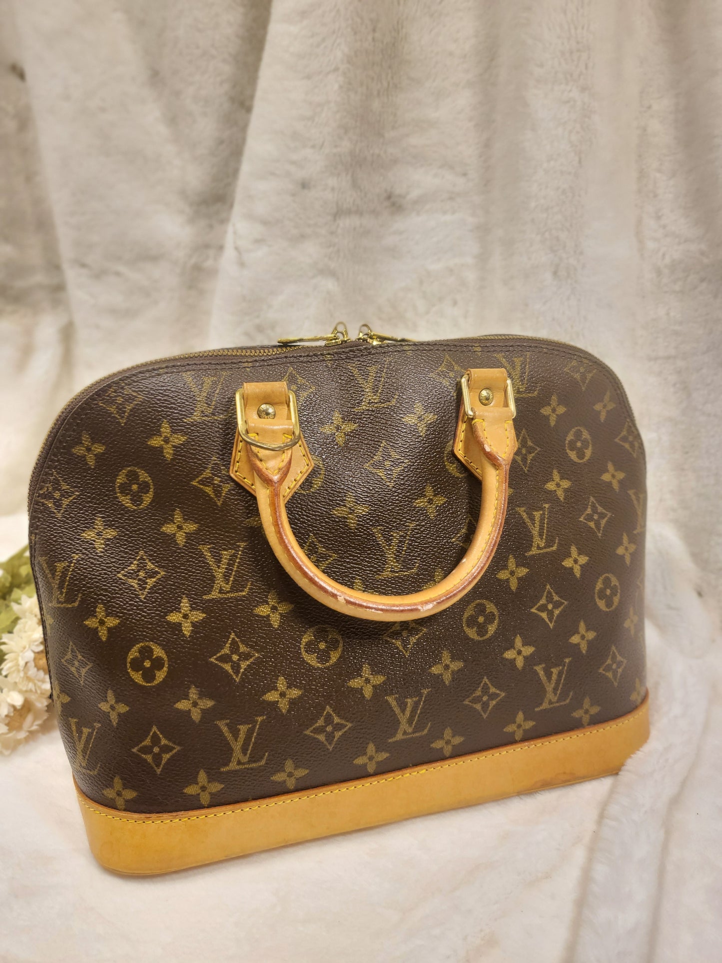 Authentic pre-owned Louis Vuitton Alma pm
