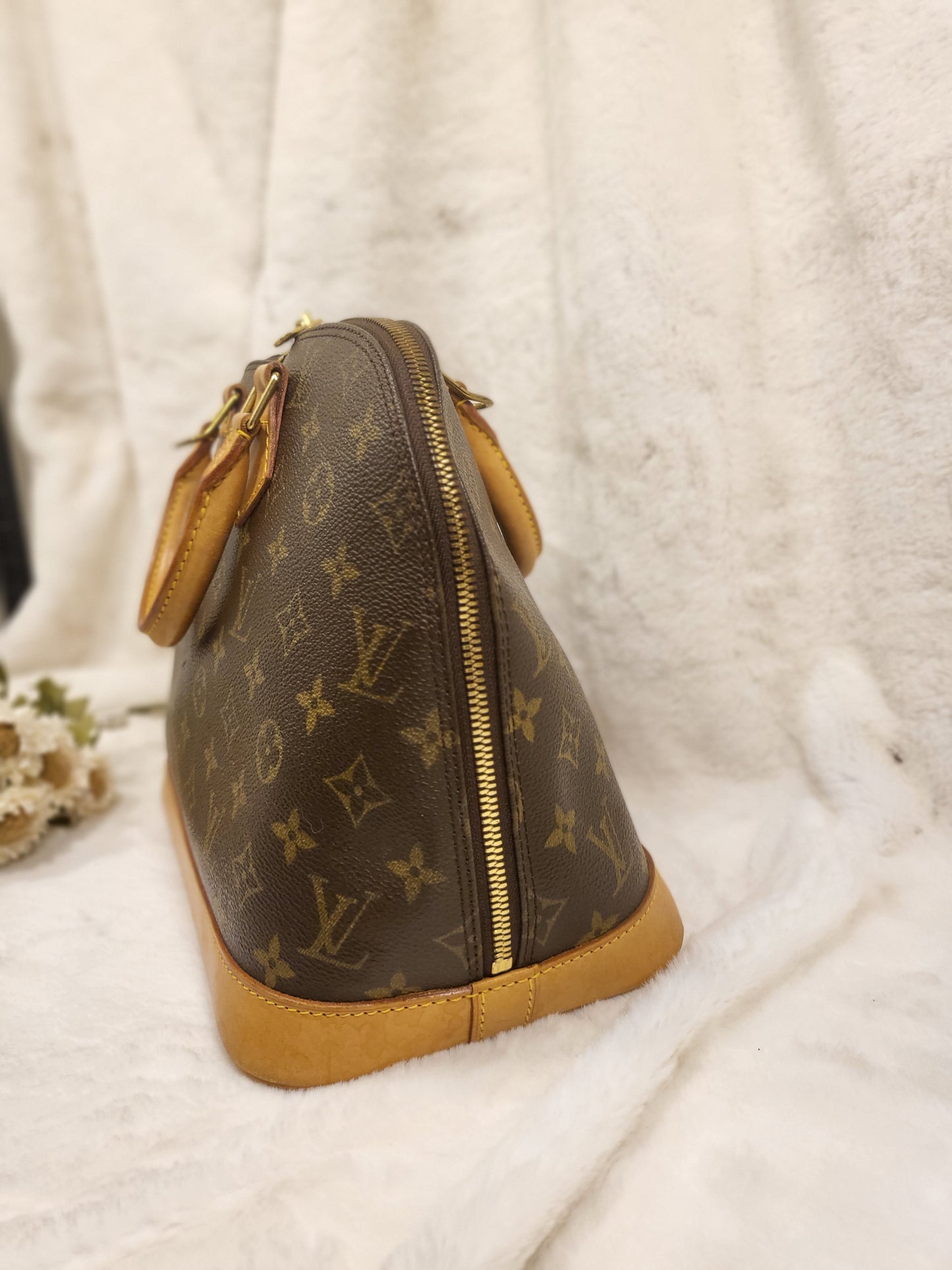 Authentic pre-owned Louis Vuitton Alma pm
