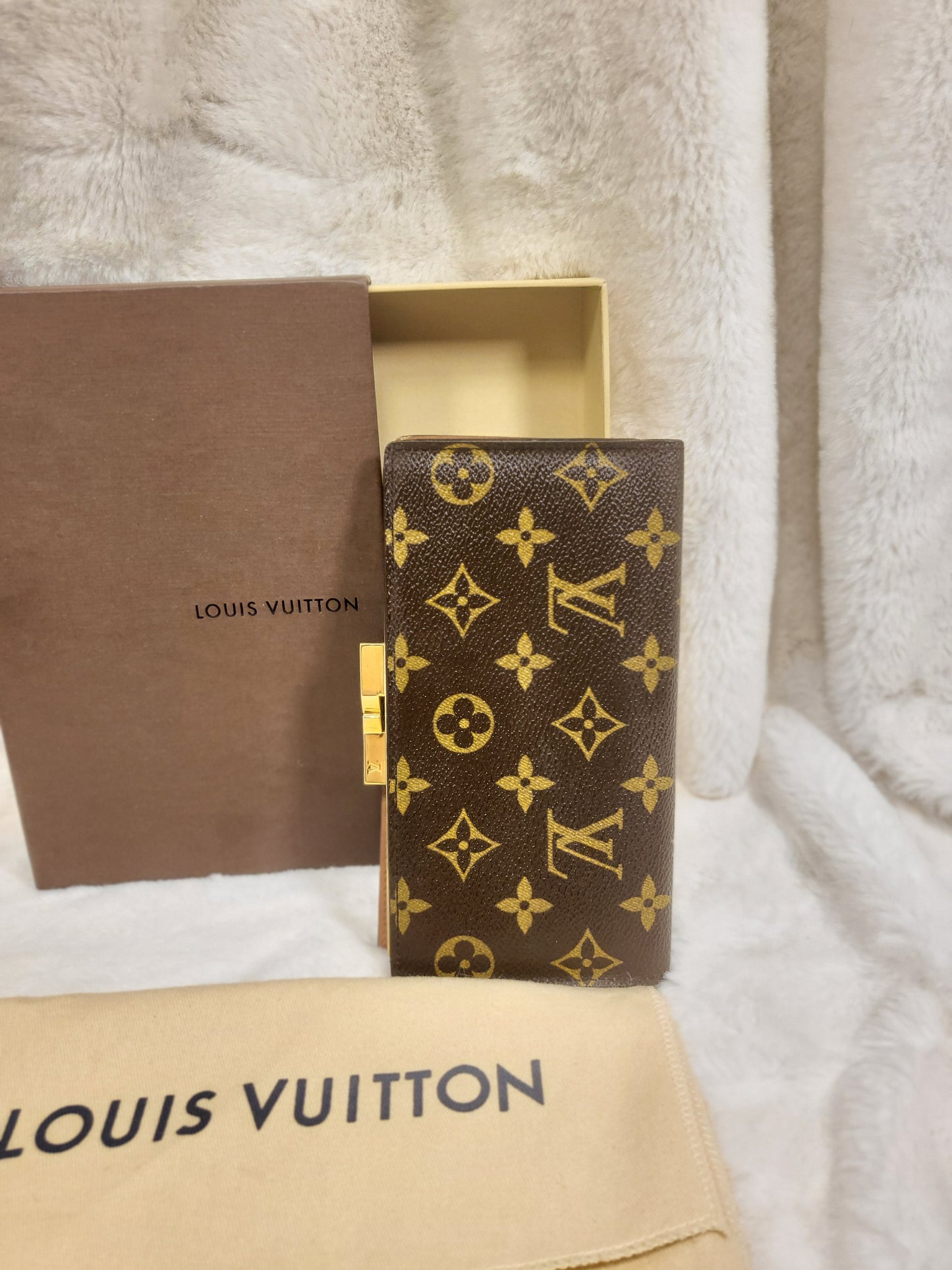 Authentic pre-owned Louis Vuitton Continental wallet