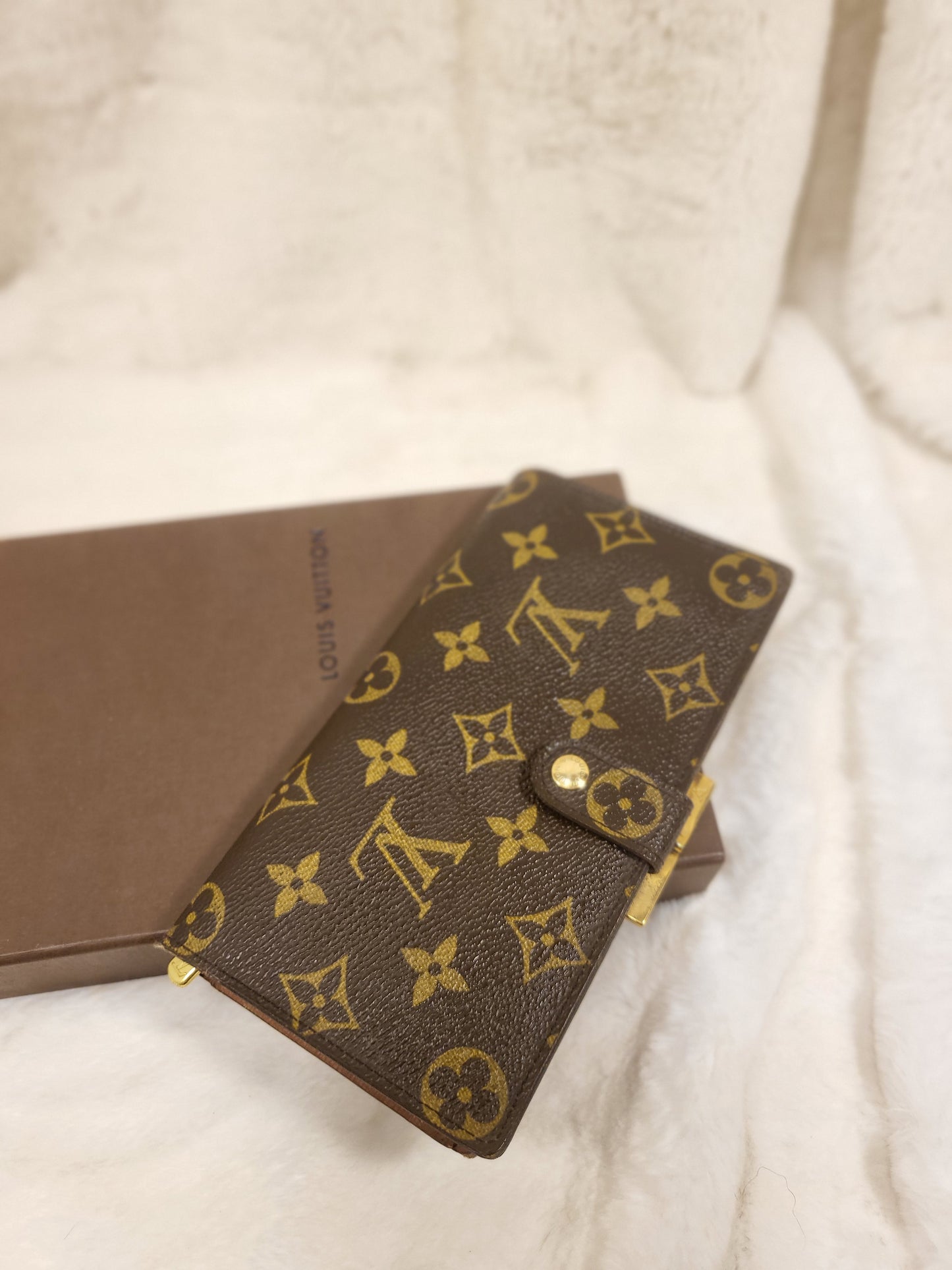 Authentic pre-owned Louis Vuitton Continental wallet