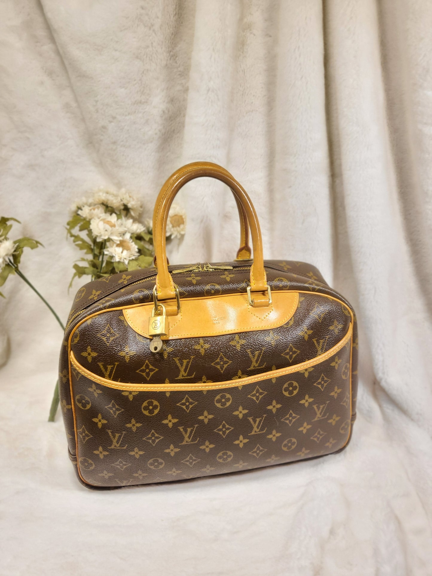 Authentic pre-owned Louis Vuitton Deauville top handle bag