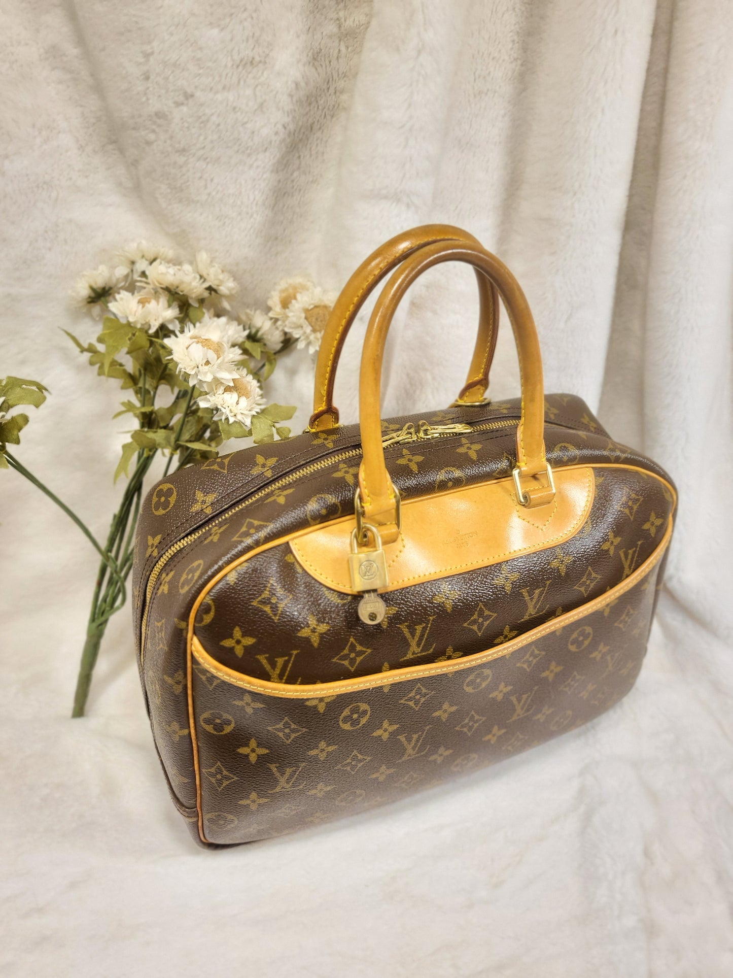 Authentic pre-owned Louis Vuitton Deauville top handle bag