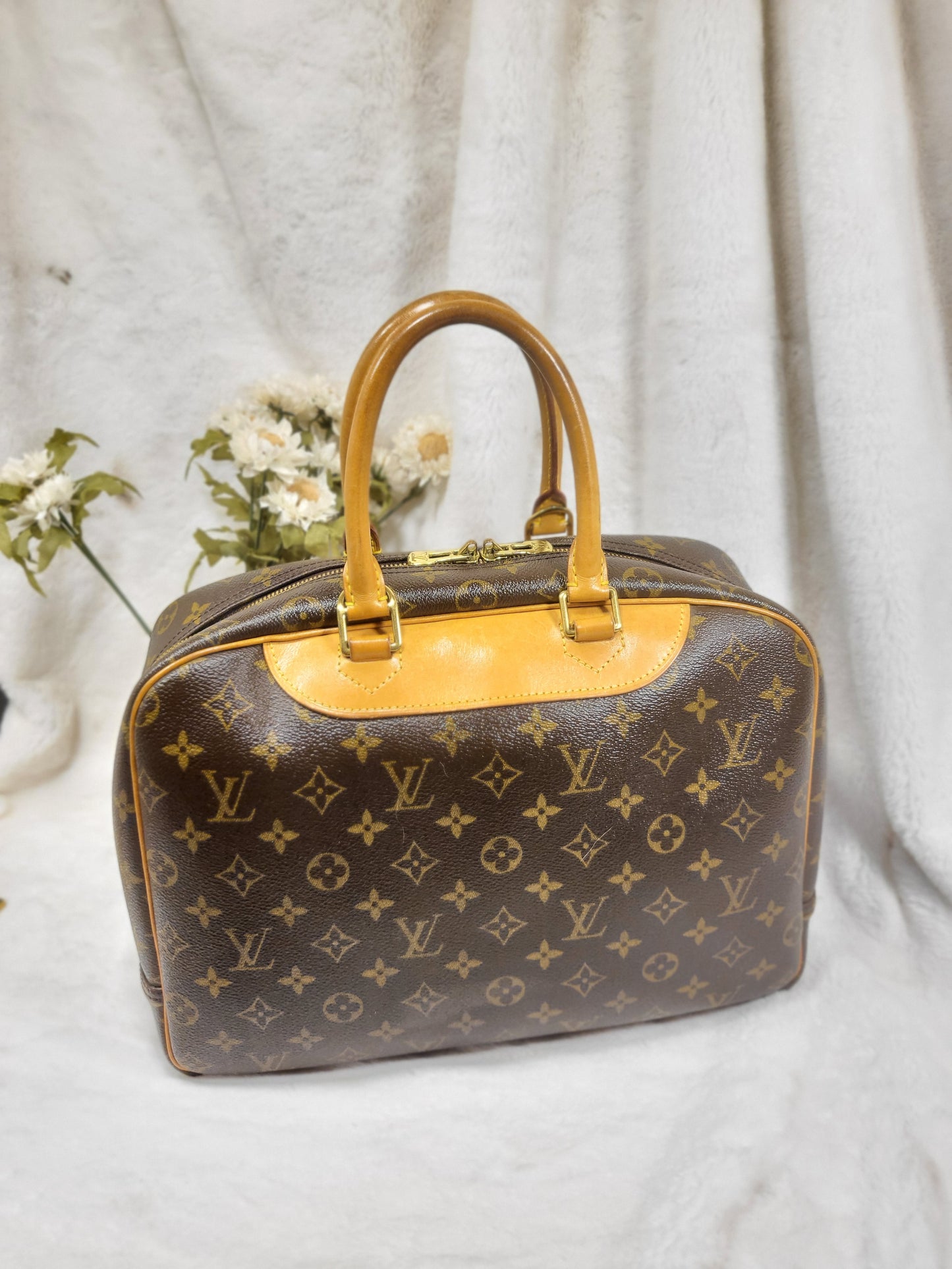 Authentic pre-owned Louis Vuitton Deauville top handle bag