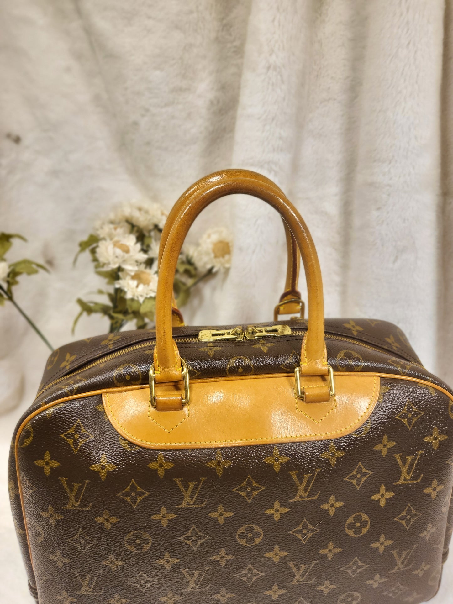 Authentic pre-owned Louis Vuitton Deauville top handle bag