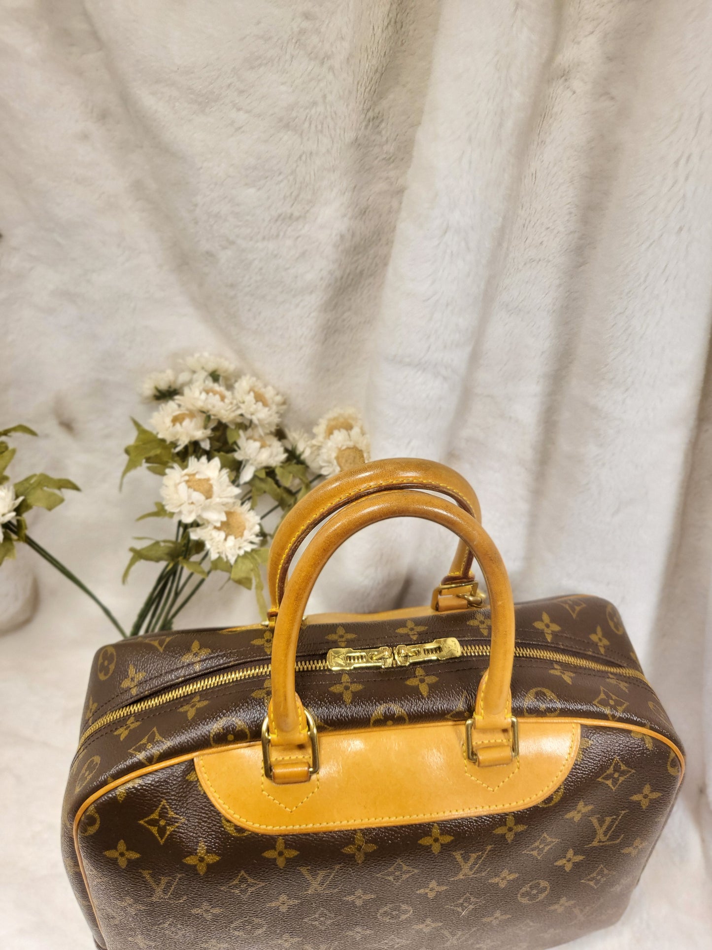 Authentic pre-owned Louis Vuitton Deauville top handle bag