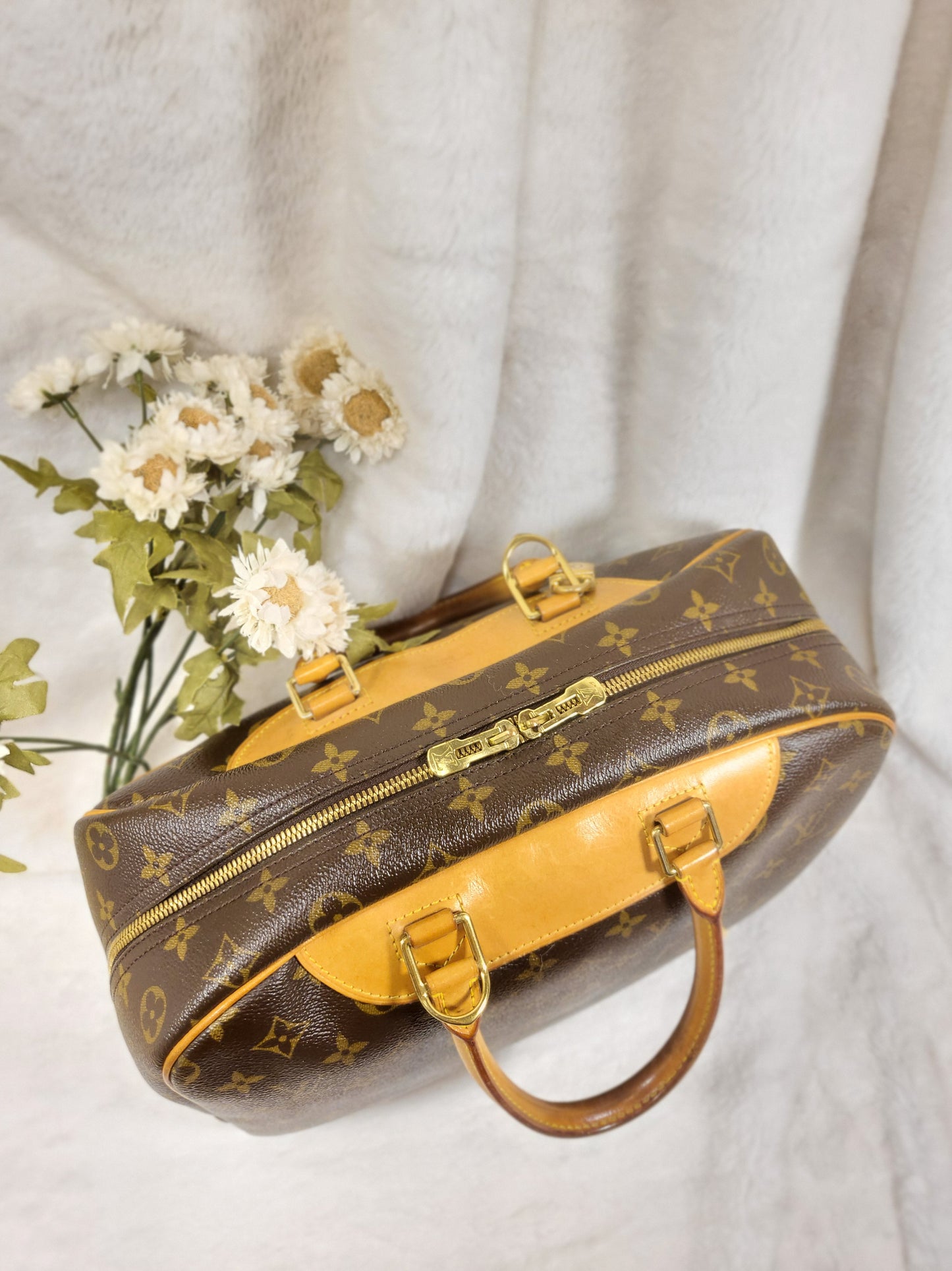 Authentic pre-owned Louis Vuitton Deauville top handle bag