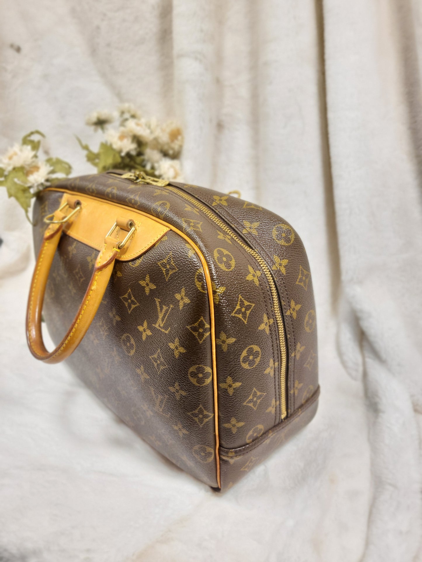 Authentic pre-owned Louis Vuitton Deauville top handle bag