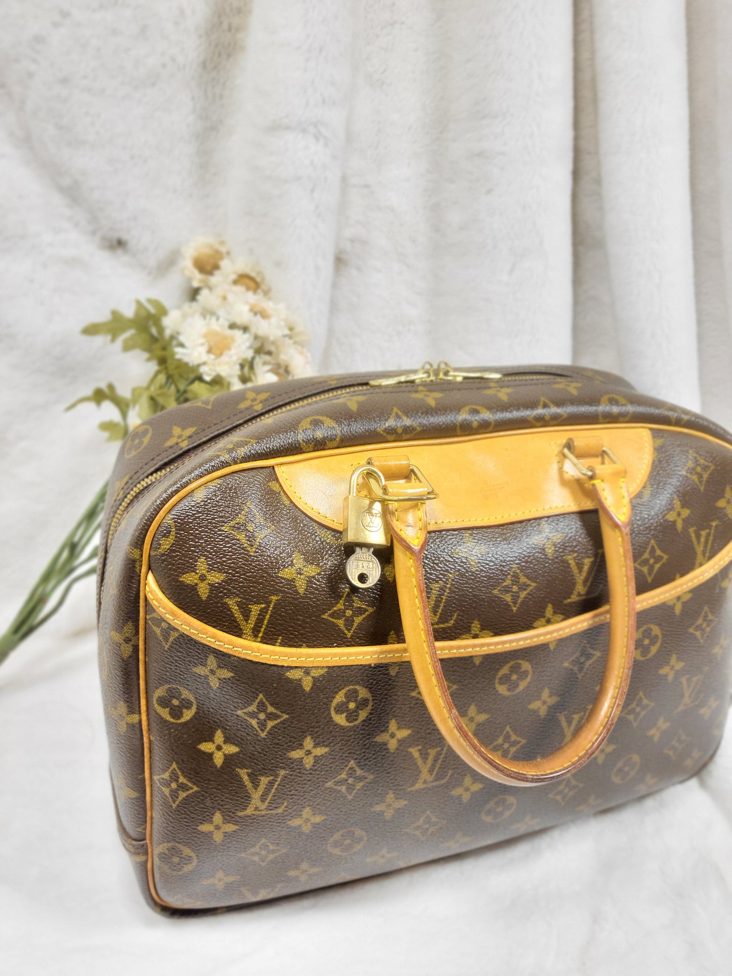 Authentic pre-owned Louis Vuitton Deauville top handle bag