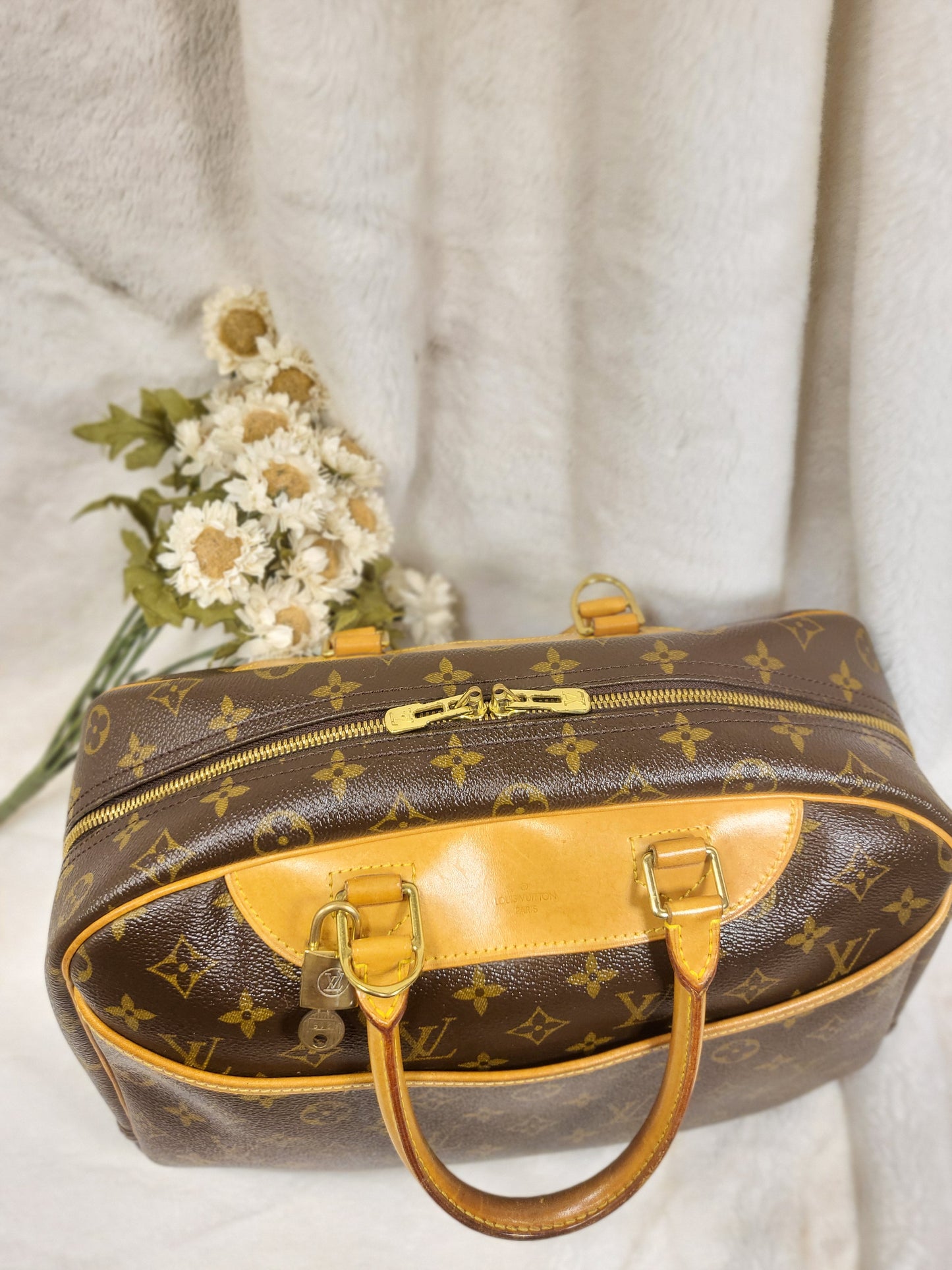 Authentic pre-owned Louis Vuitton Deauville top handle bag
