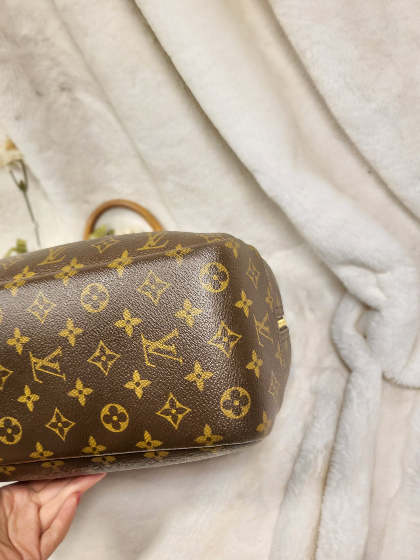 Authentic pre-owned Louis Vuitton Deauville top handle bag