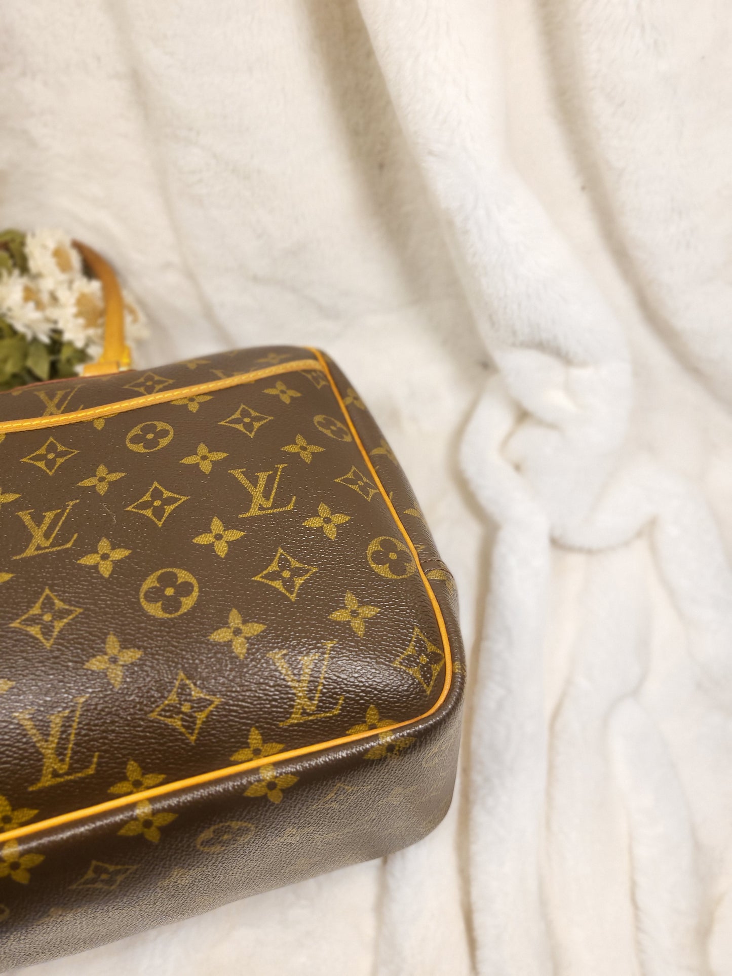 Authentic pre-owned Louis Vuitton Deauville top handle bag