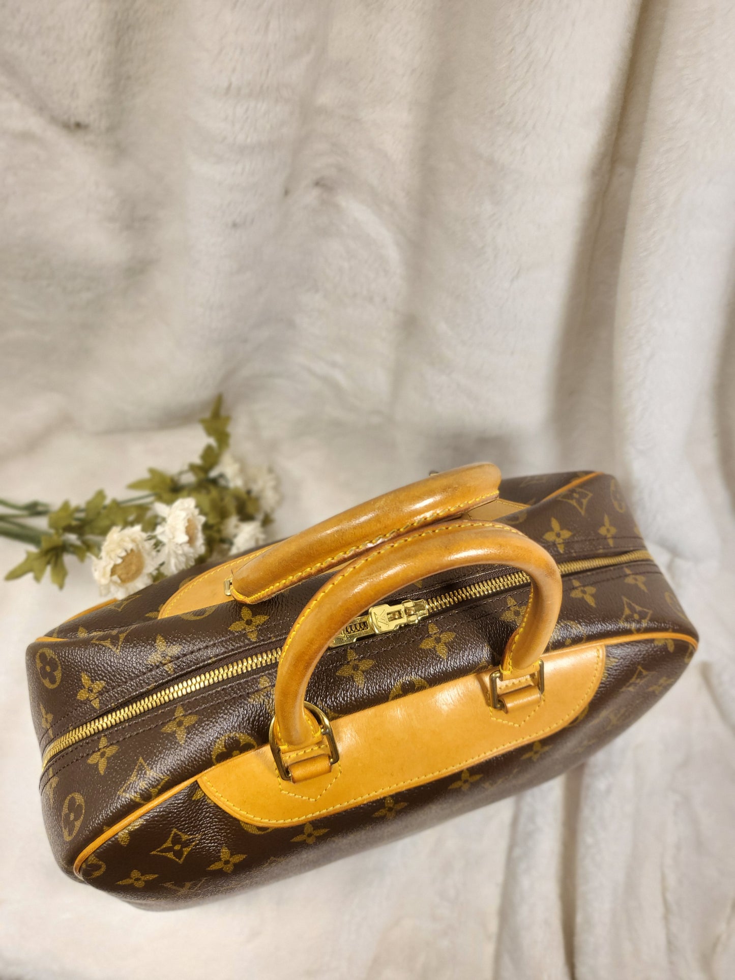 Authentic pre-owned Louis Vuitton Deauville top handle bag