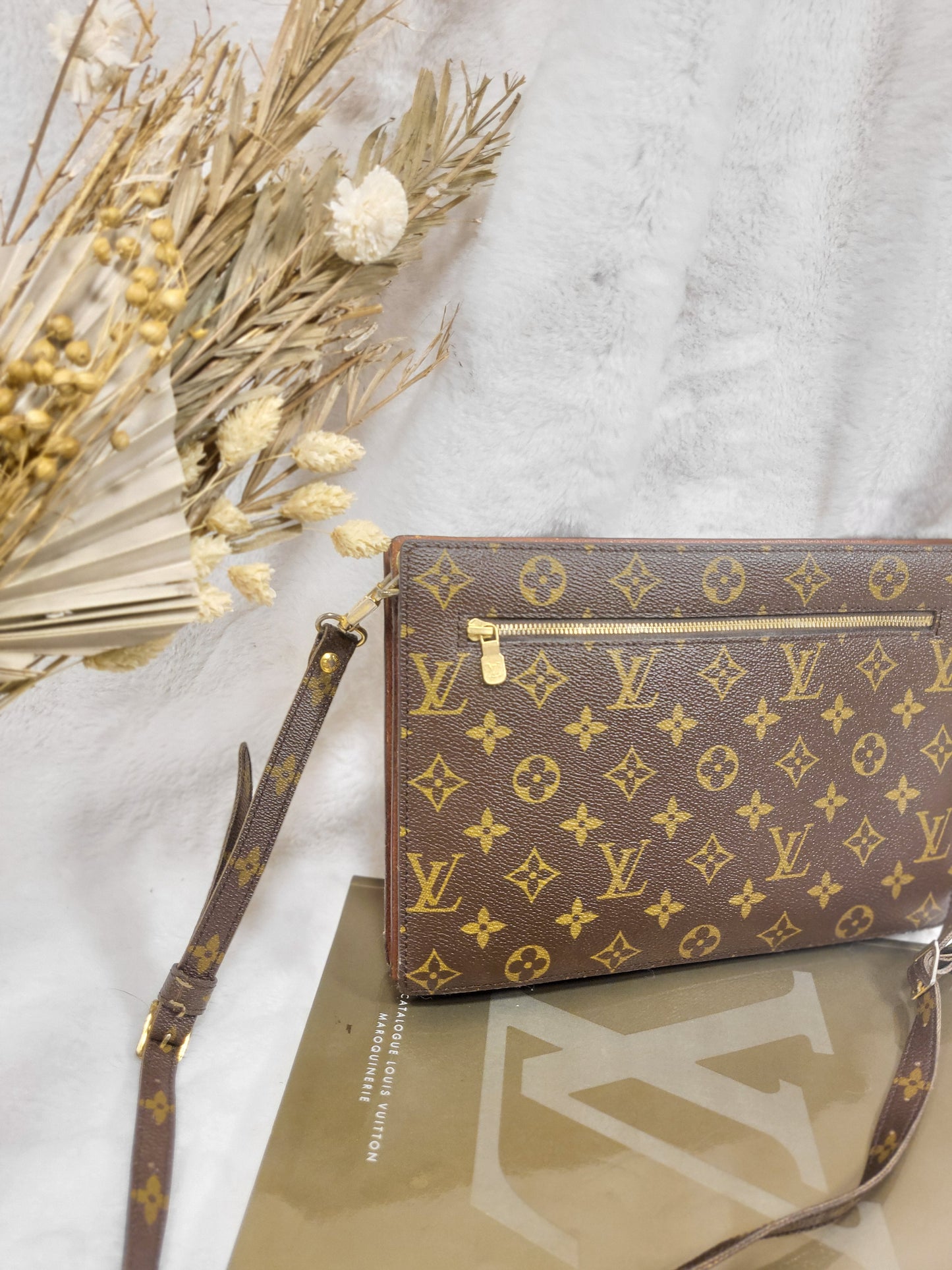Authentic pre-owned Louis Vuitton Enghien monogram crossbody shoulder bag