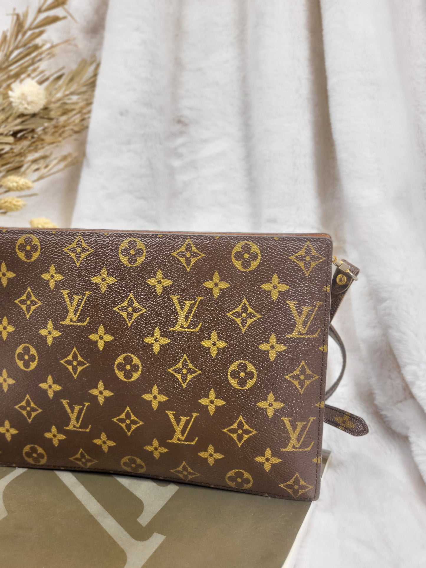 Authentic pre-owned Louis Vuitton Enghien monogram crossbody shoulder bag
