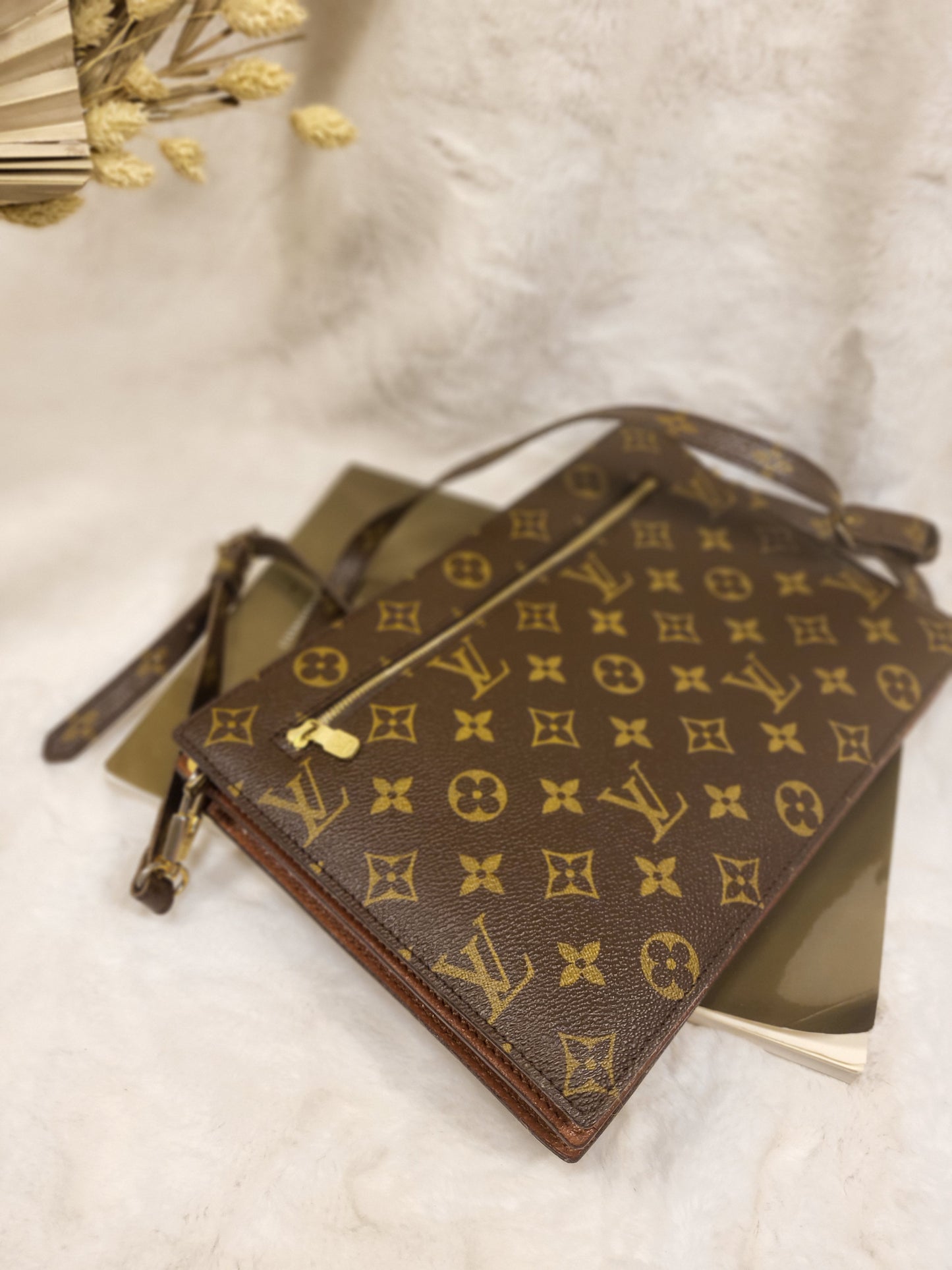 Authentic pre-owned Louis Vuitton Enghien monogram crossbody shoulder bag