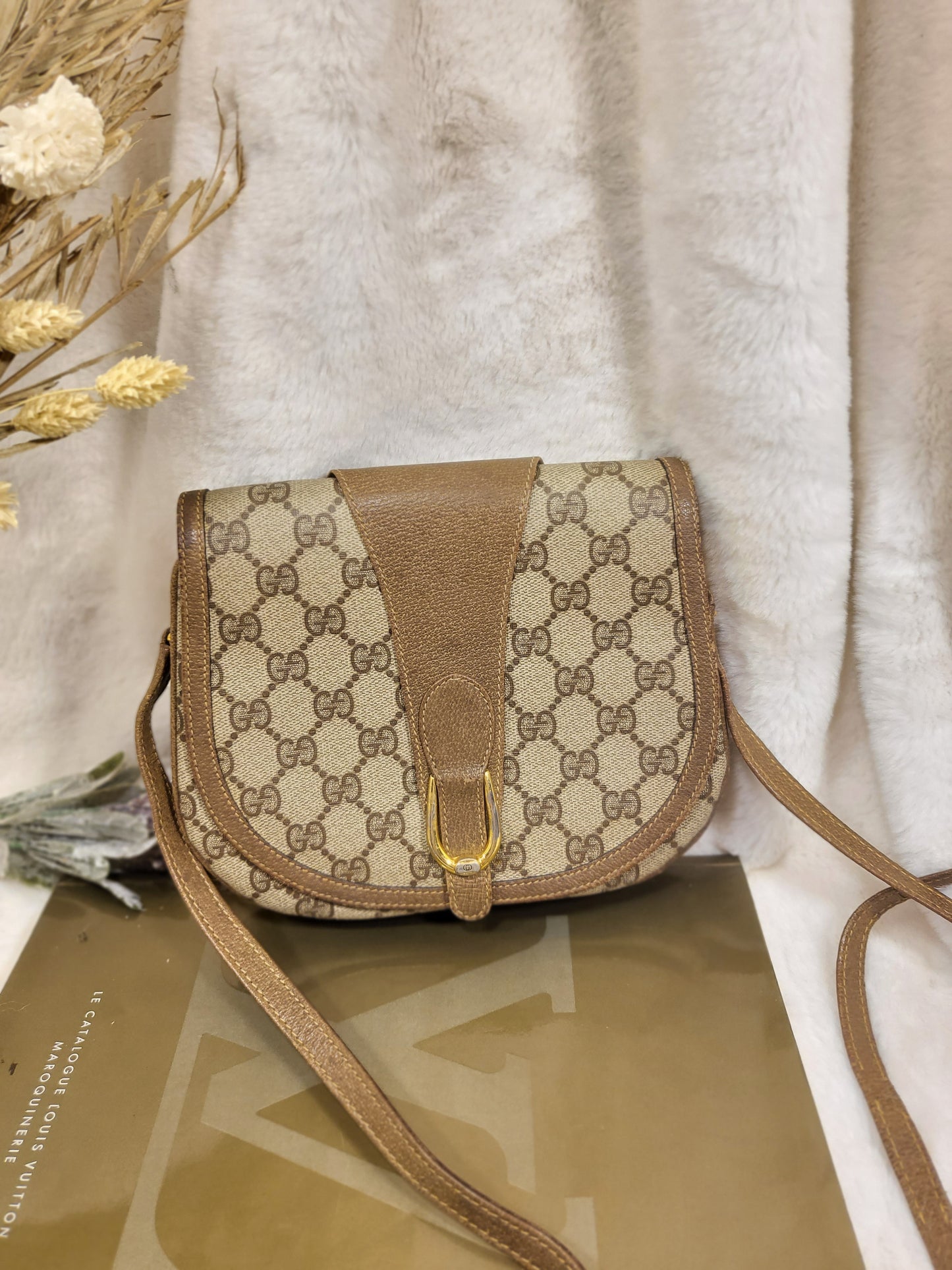 Authentic pre-owned vintage Gucci crossbody shoulder bag