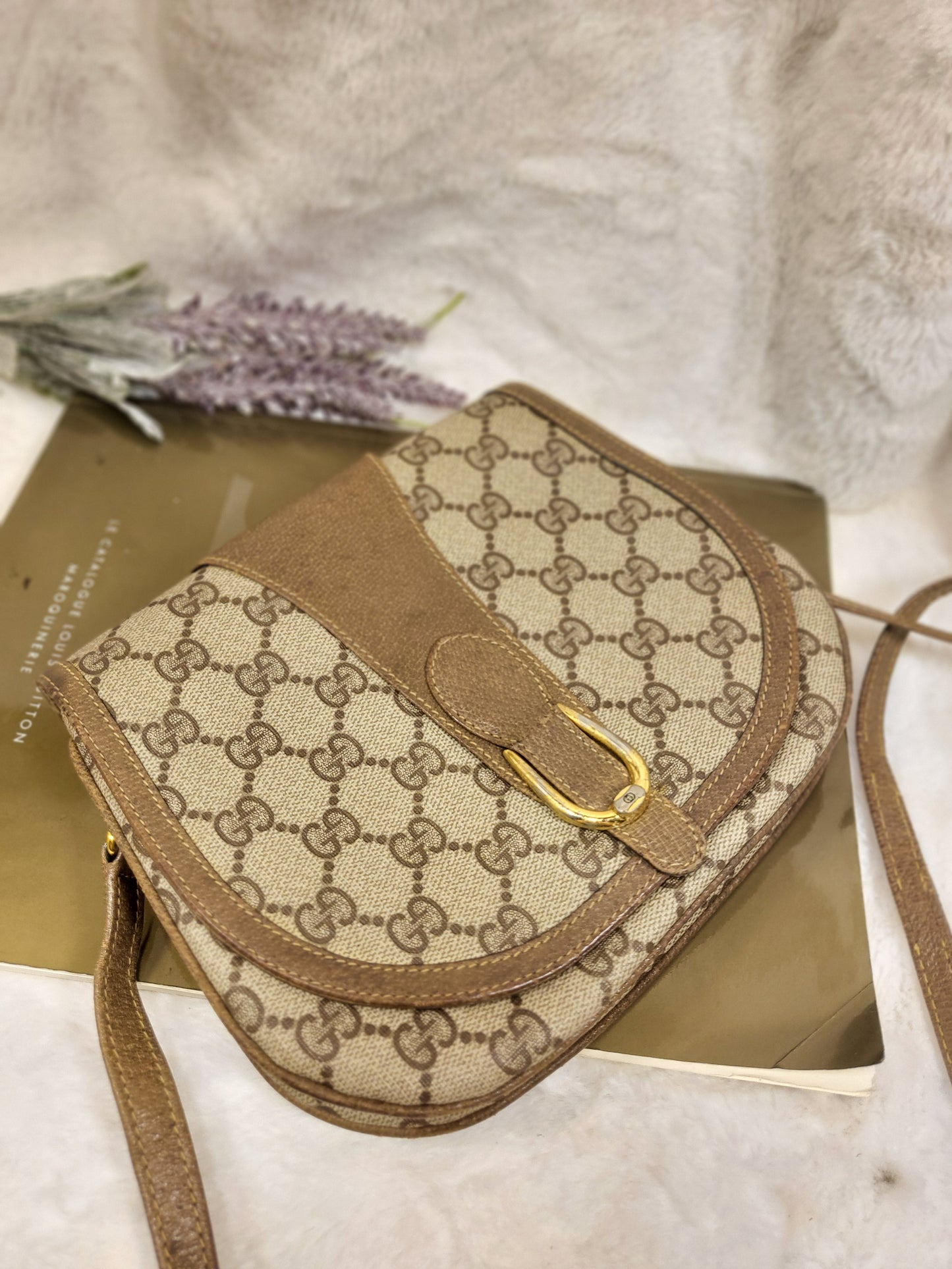 Authentic pre-owned vintage Gucci crossbody shoulder bag