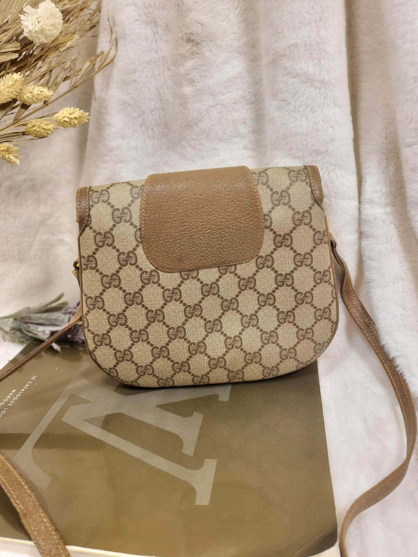 Authentic pre-owned vintage Gucci crossbody shoulder bag