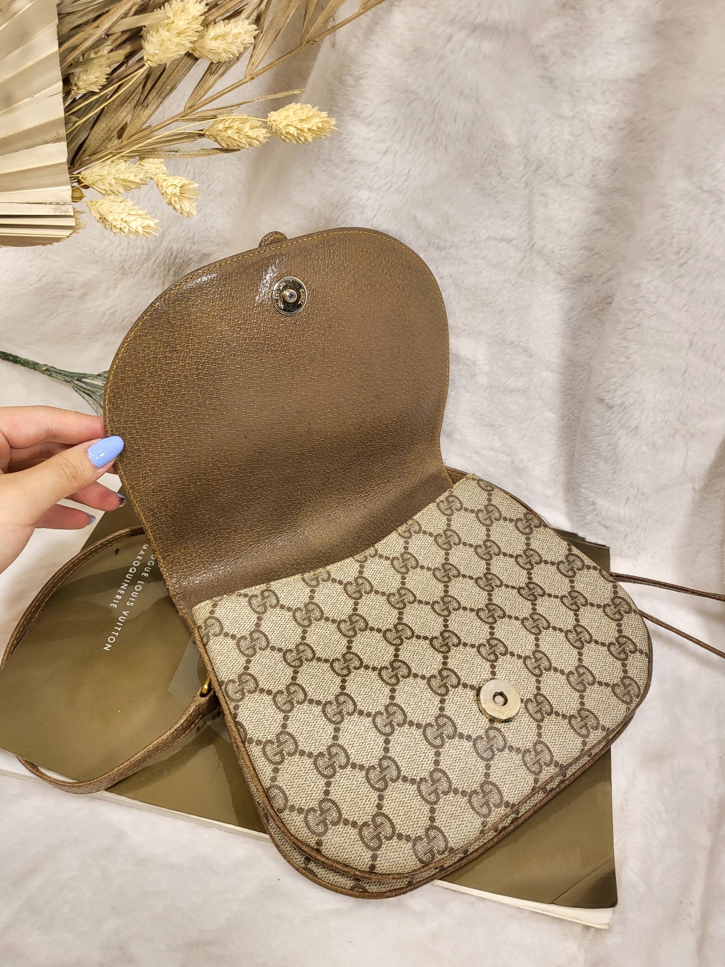 Authentic pre-owned vintage Gucci crossbody shoulder bag
