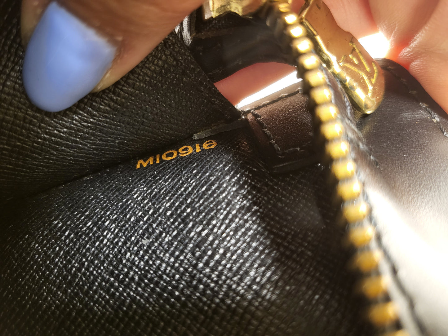 Authentic pre-owned Louis Vuitton Enghien Noir epi crossbody shoulder bag