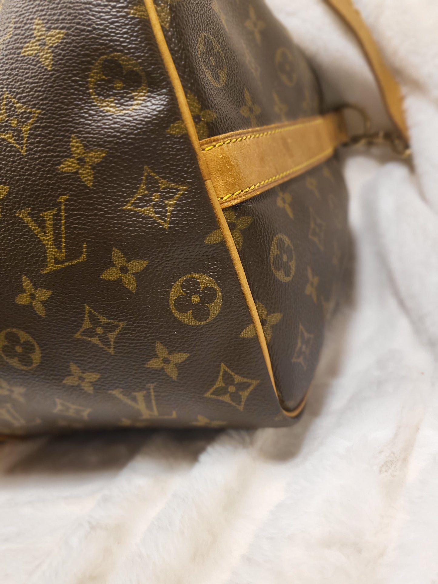 Authentic pre-owned Louis Vuitton Keepall 50 bandoliere travel luggage bag