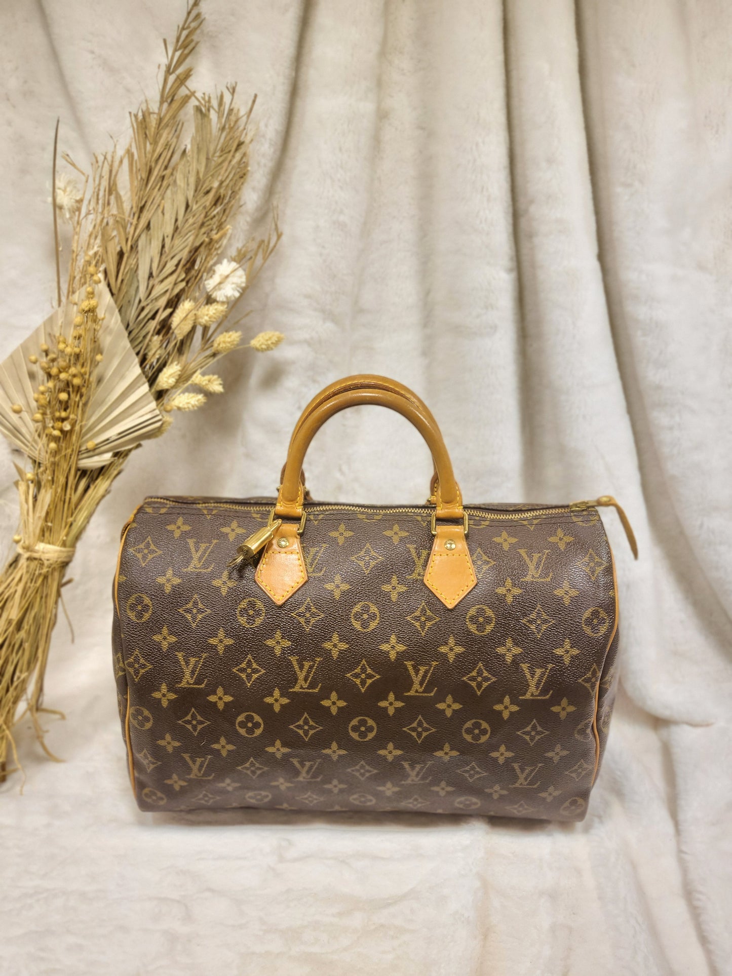 Authentic pre-owned Louis Vuitton Speedy 35