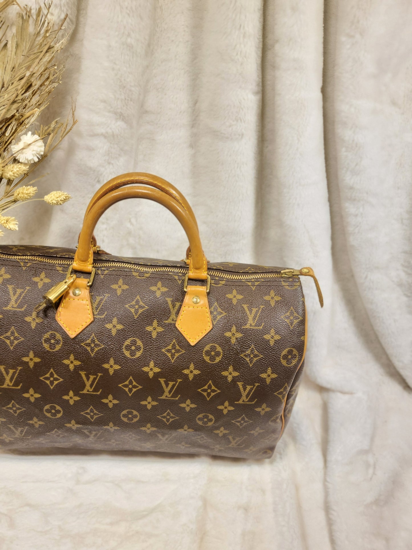 Authentic pre-owned Louis Vuitton Speedy 35