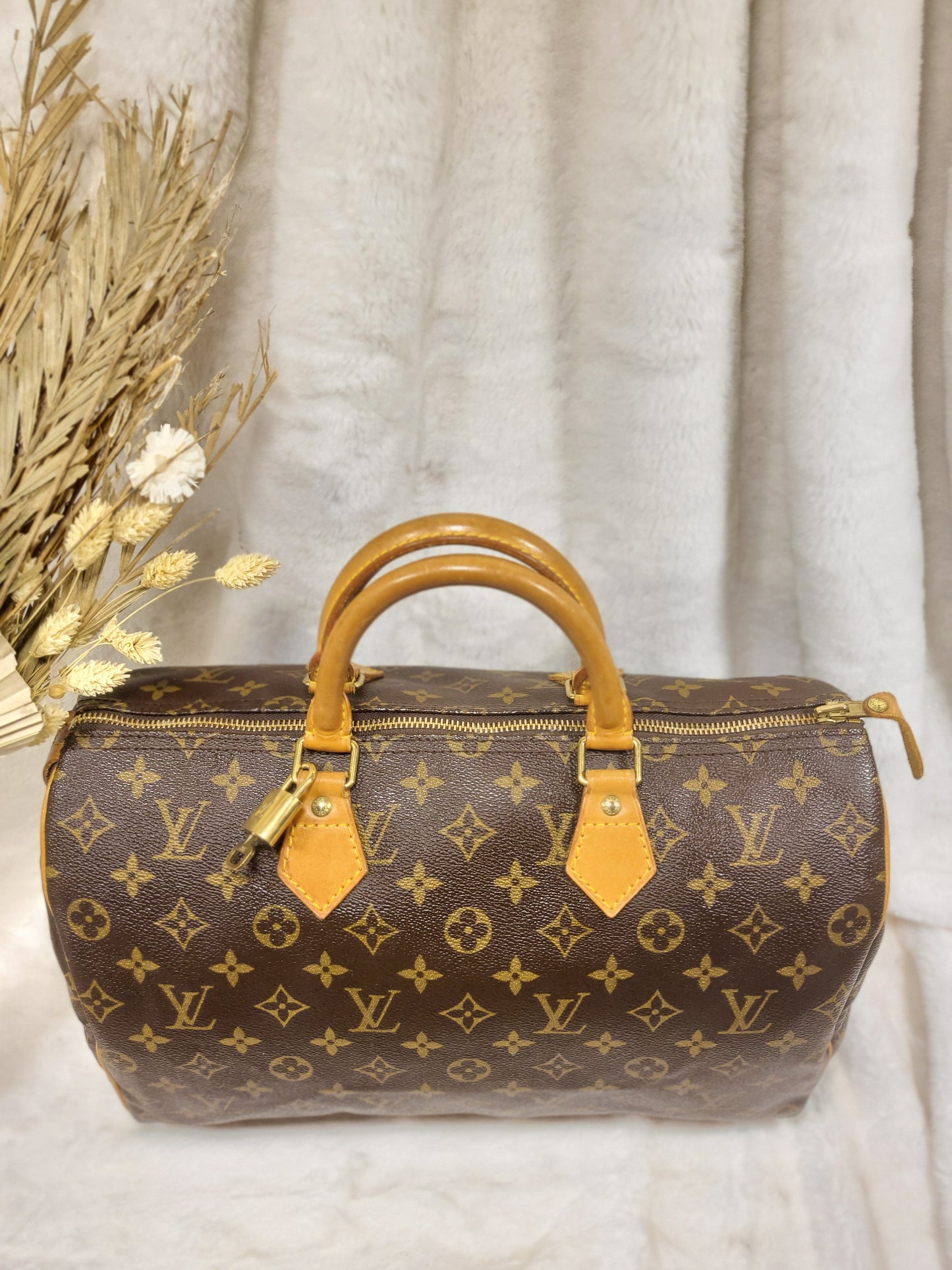 Authentic pre-owned Louis Vuitton Speedy 35