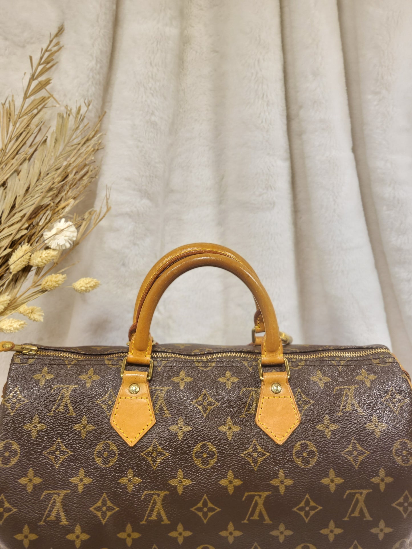 Authentic pre-owned Louis Vuitton Speedy 35