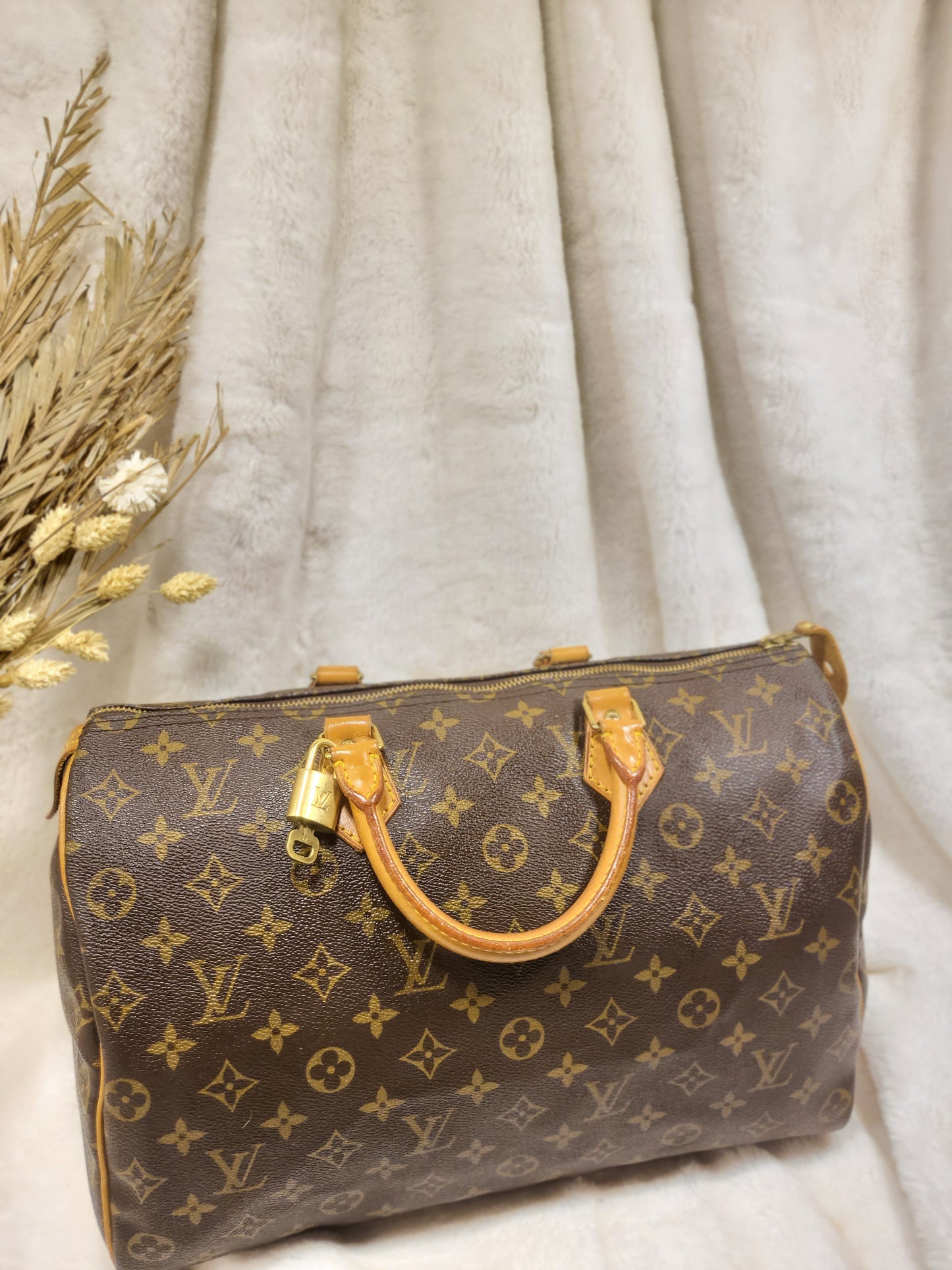 Authentic pre-owned Louis Vuitton Speedy 35
