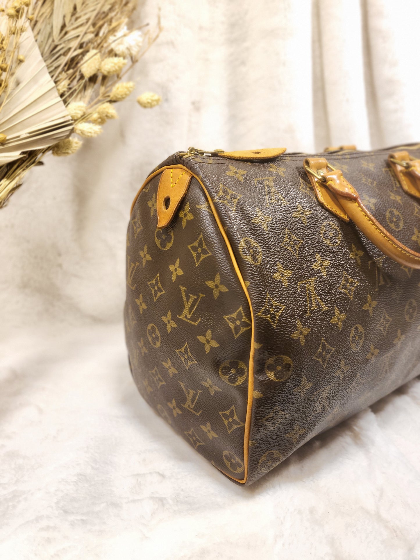 Authentic pre-owned Louis Vuitton Speedy 35