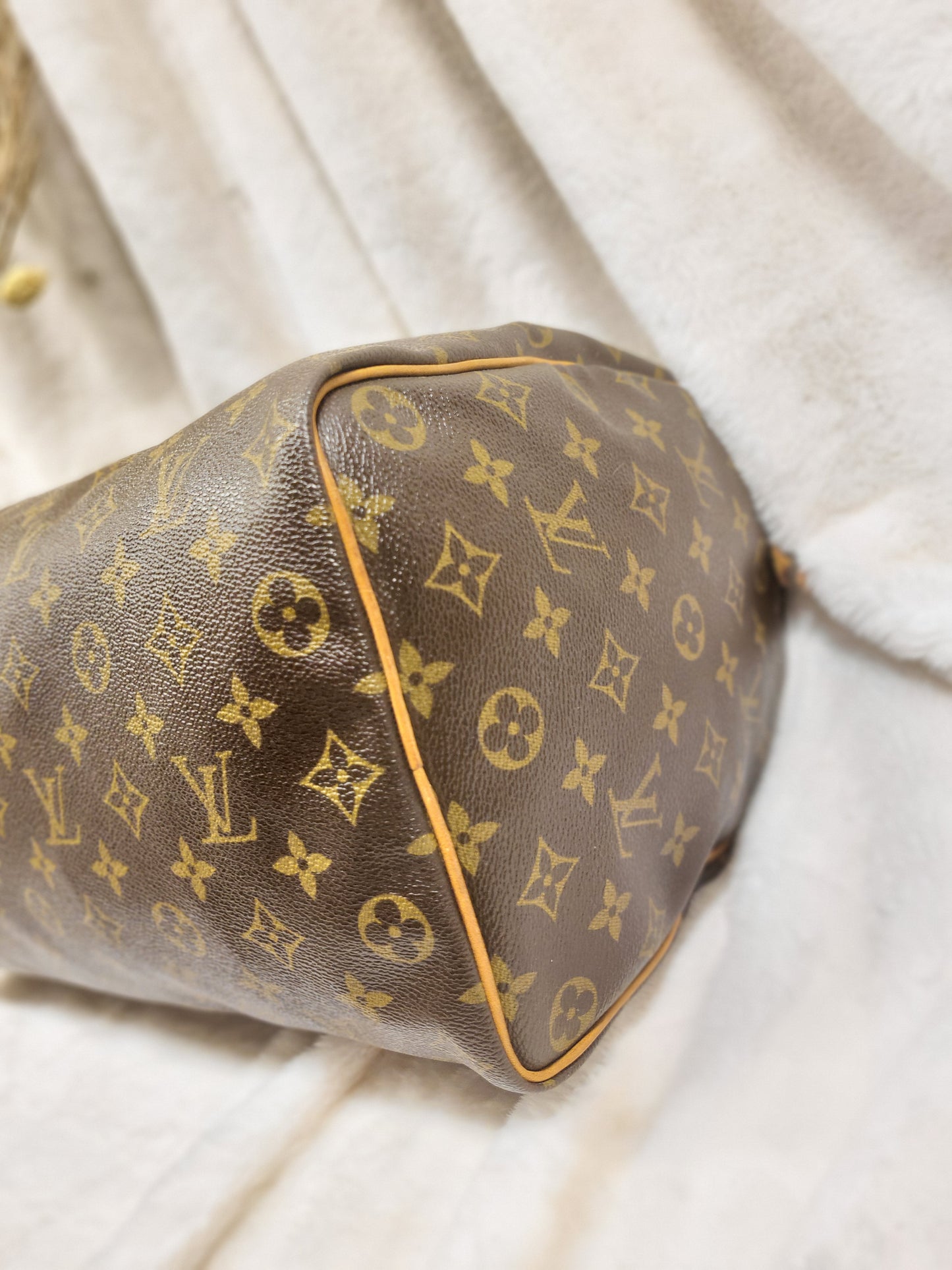 Authentic pre-owned Louis Vuitton Speedy 35