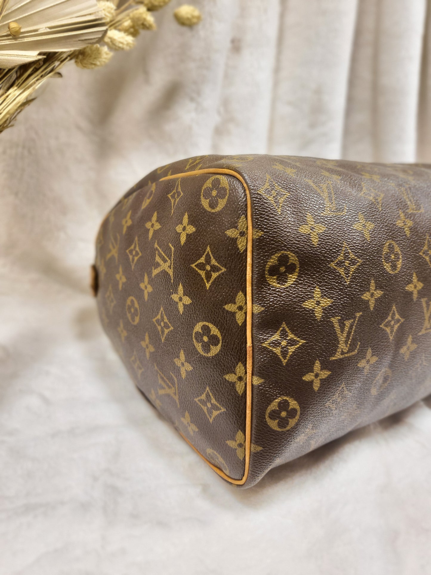 Authentic pre-owned Louis Vuitton Speedy 35