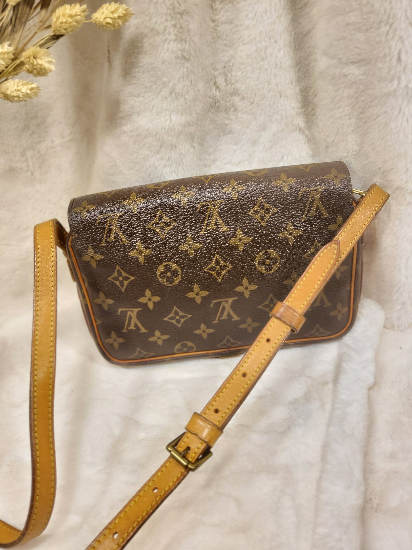 Authentic pre-owned Louis Vuitton Saint Germain 23 crossbody shoulder bag