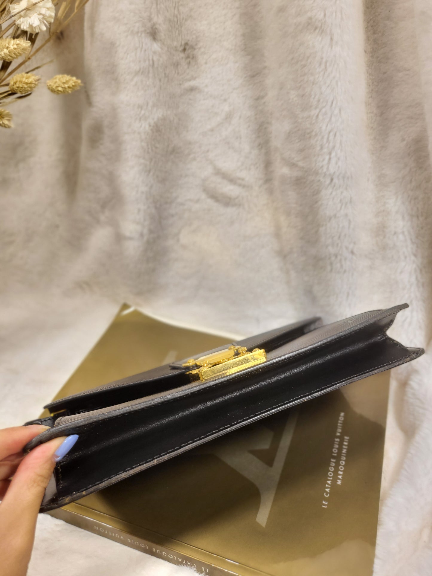 Authentic pre-owned Louis Vuitton Serie Dragonne epi black noir clutch