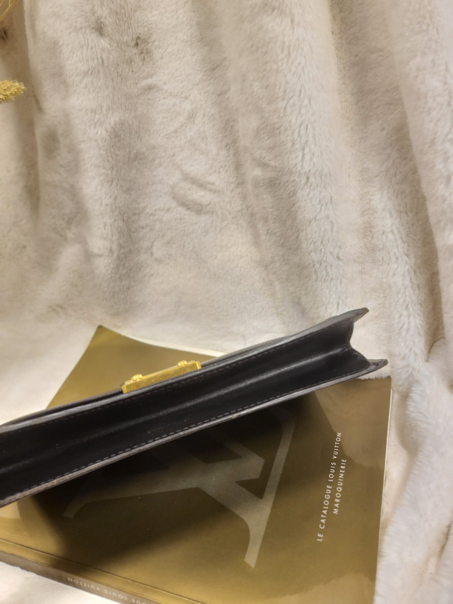 Authentic pre-owned Louis Vuitton Serie Dragonne epi black noir clutch