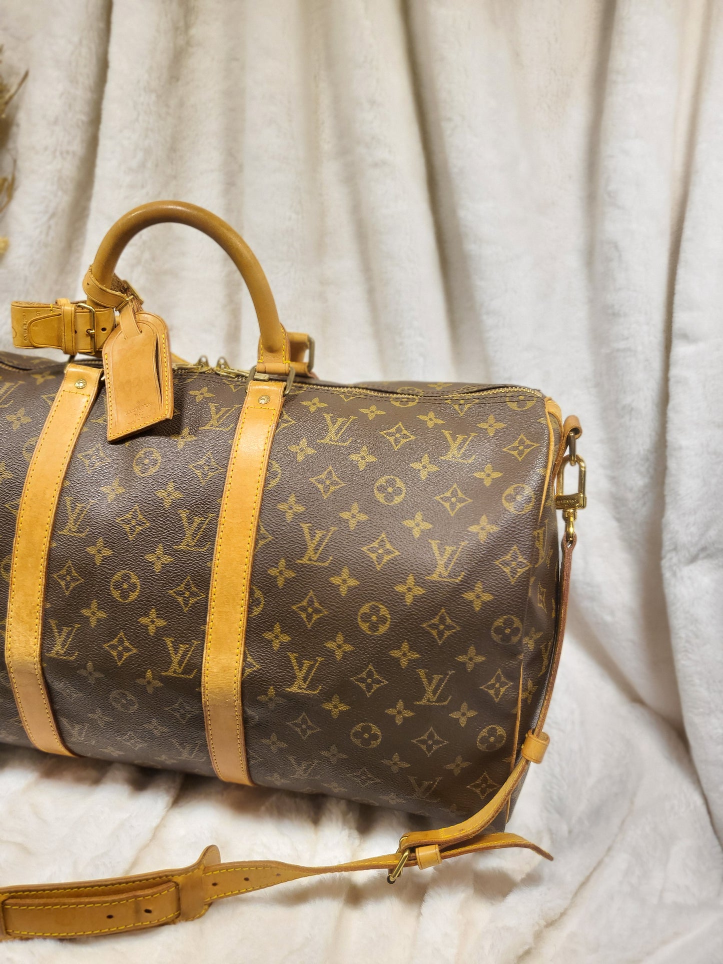 Authentic pre-owned Louis Vuitton Keepall 50 bandoliere travel duffel bag