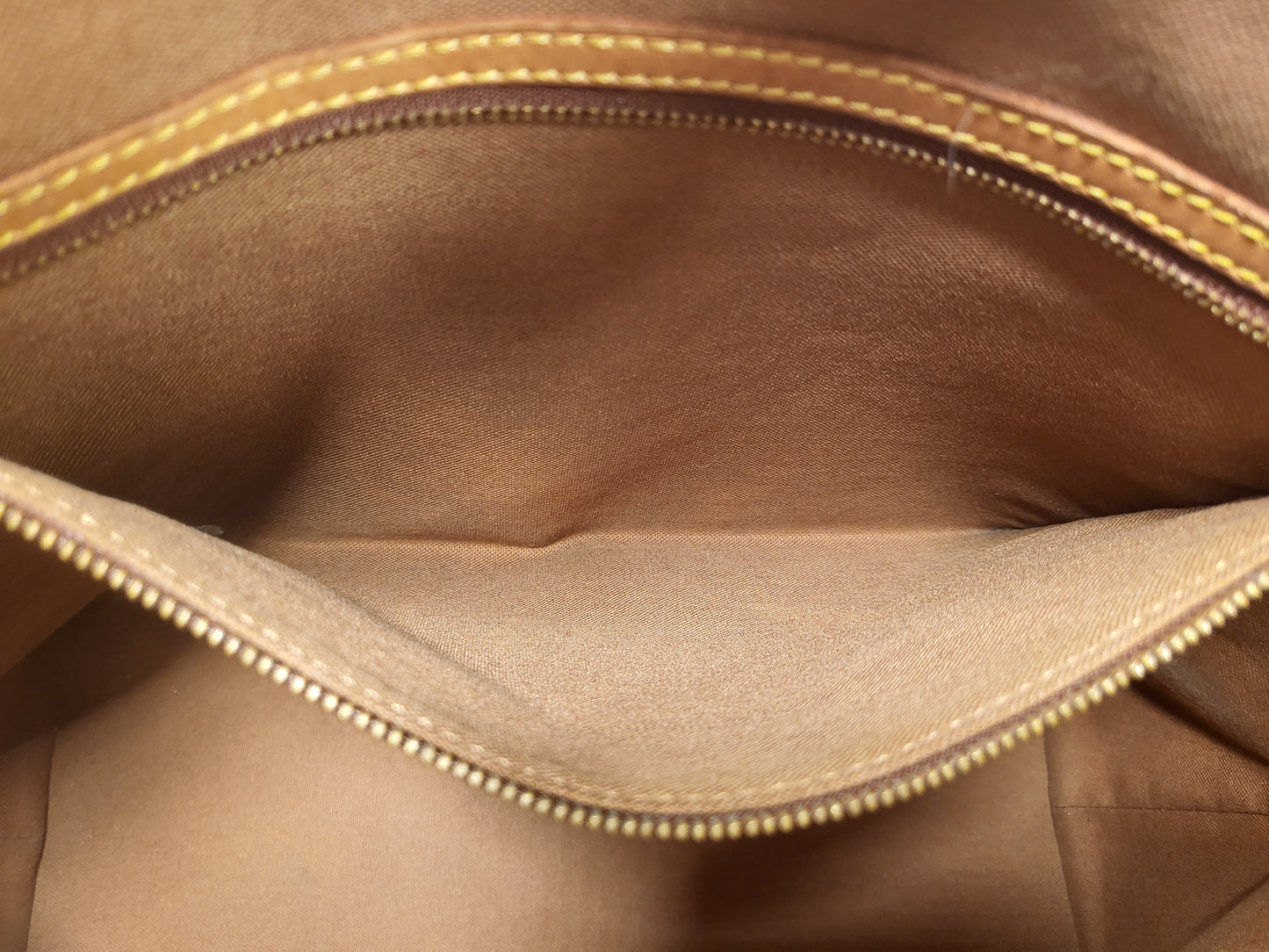 Authentic pre-owned Louis Vuitton Cabas Mezzo shoulder tote bag