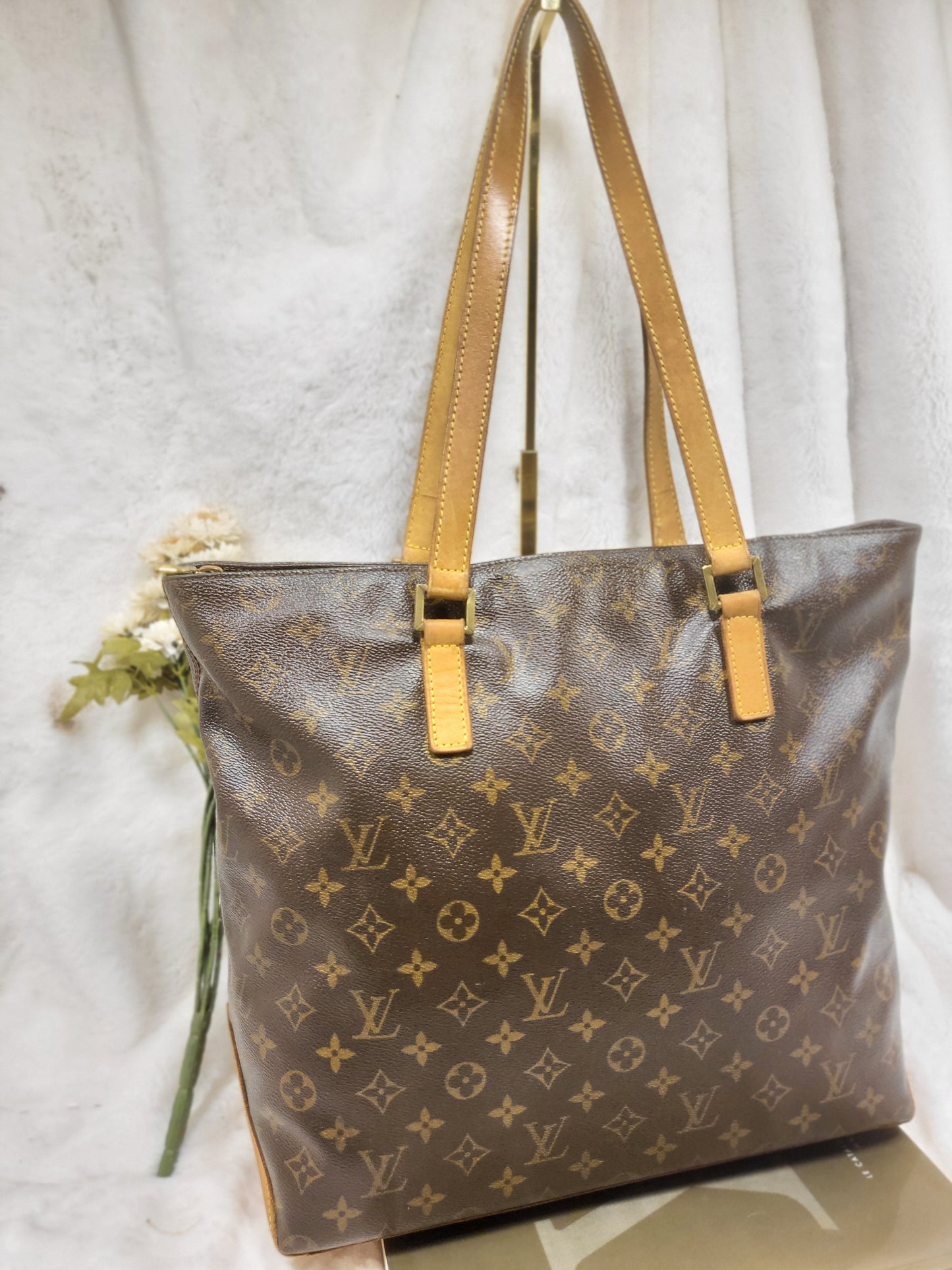 Authentic pre-owned Louis Vuitton Cabas Mezzo shoulder tote bag